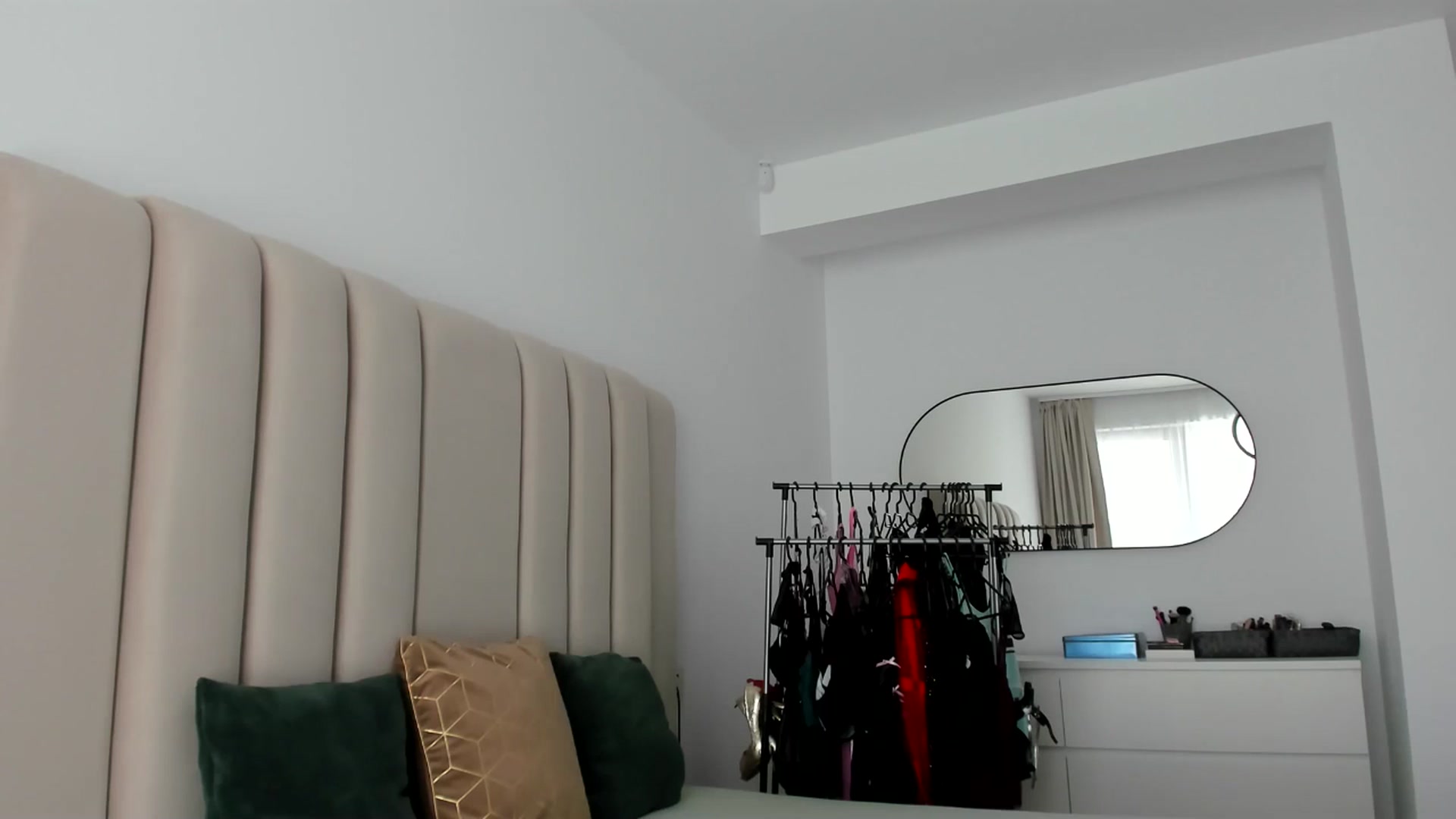 Gallery image thumbnail from Hrystina_'s myfreecams stream on, 08/06/2025, 15:40 image 8 of 20