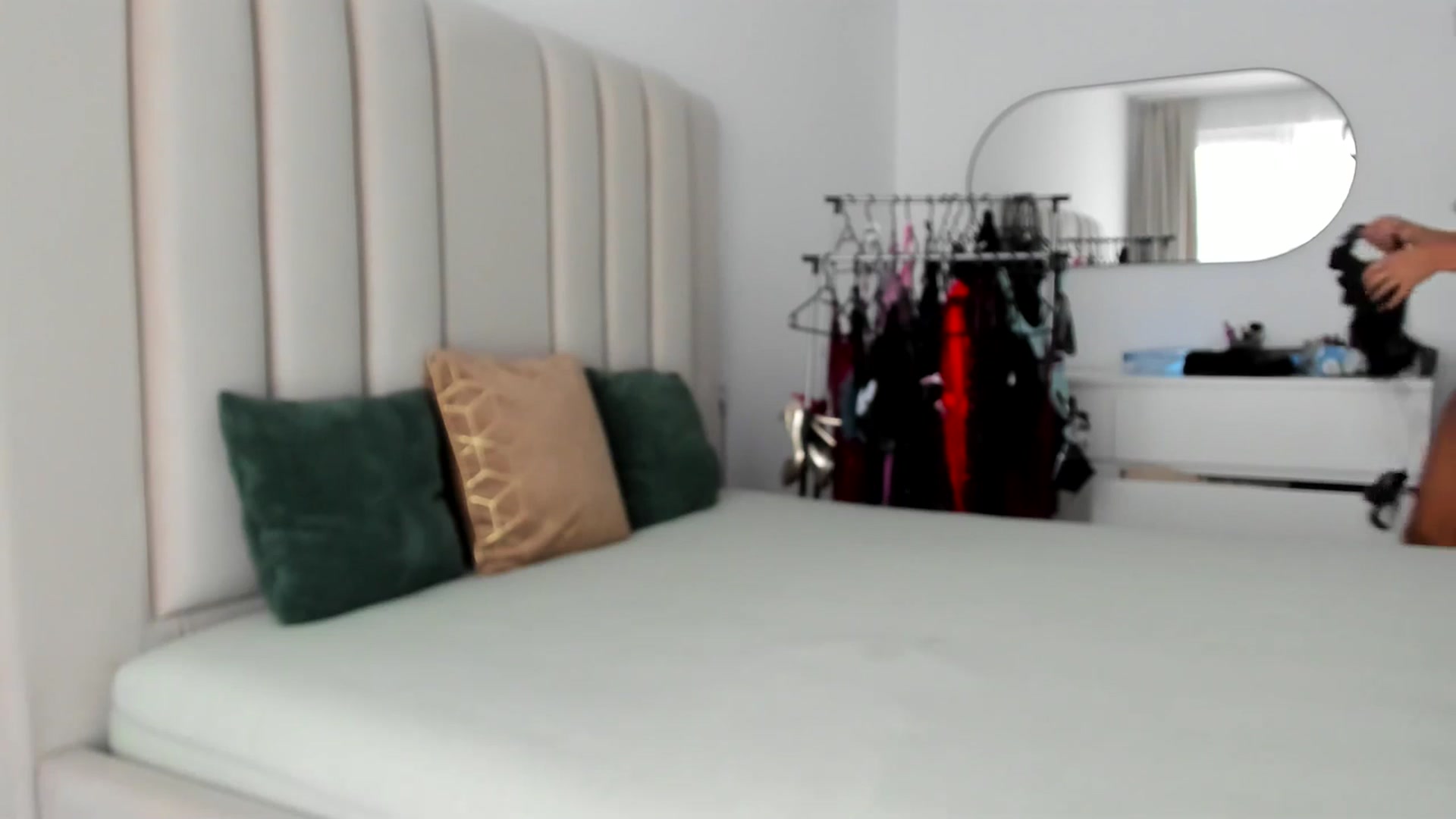 Gallery image thumbnail from Hrystina_'s myfreecams stream on, 08/06/2025, 16:03 image 4 of 20