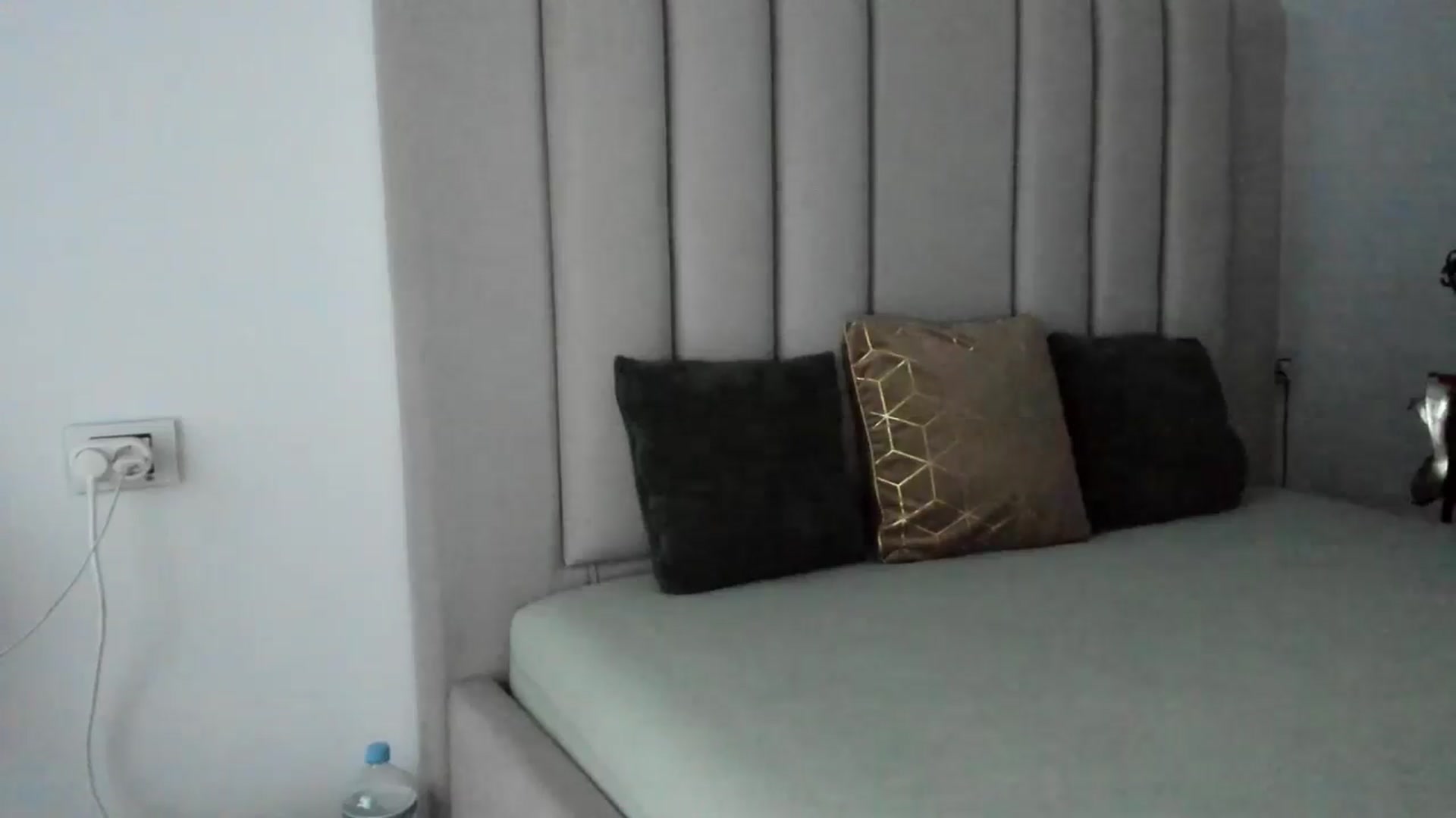 Gallery image thumbnail from Hrystina_'s myfreecams stream on, 08/07/2025, 18:03 image 17 of 20