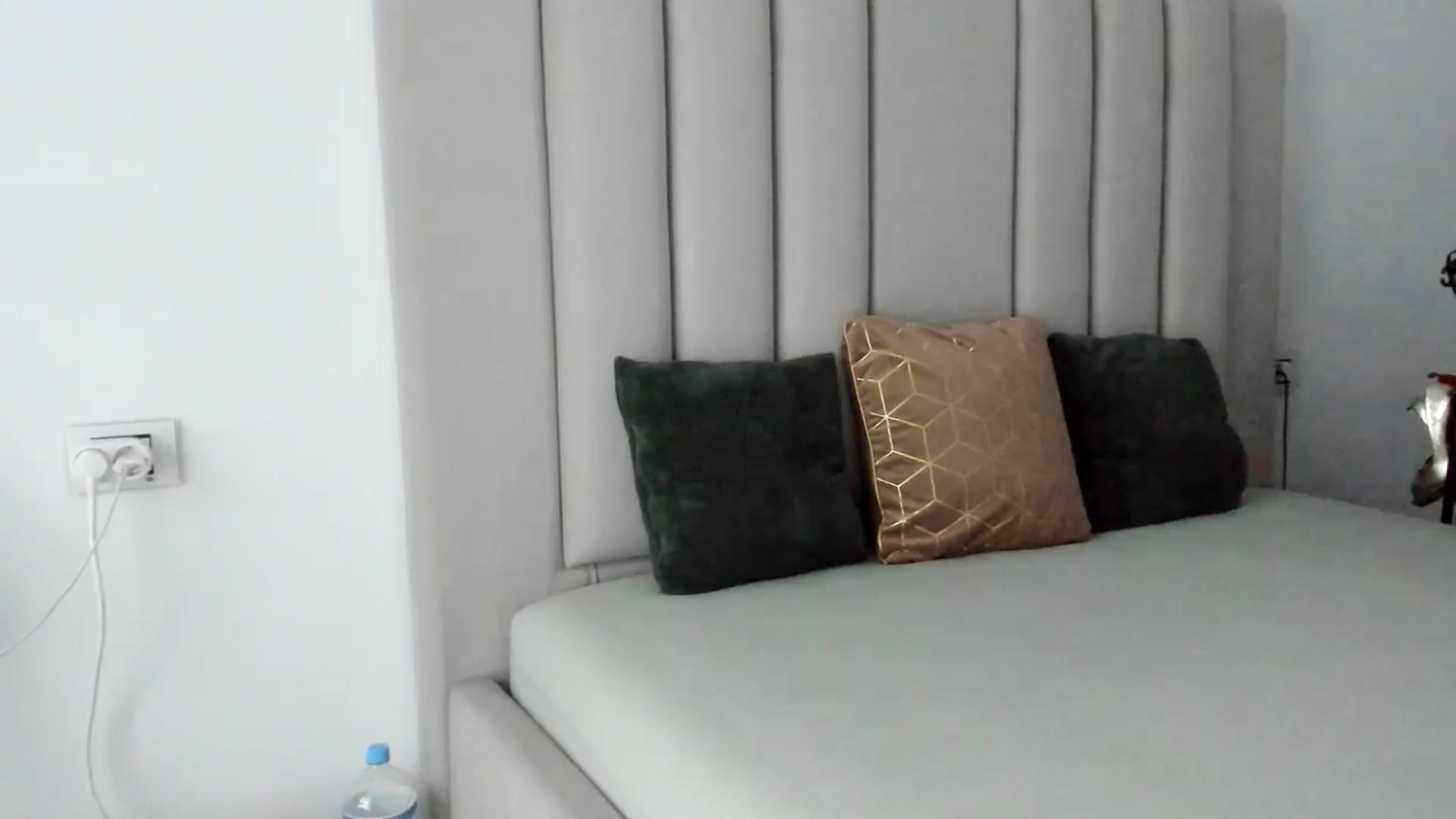 Gallery image thumbnail from Hrystina_'s myfreecams stream on, 08/07/2025, 18:03 image 16 of 20