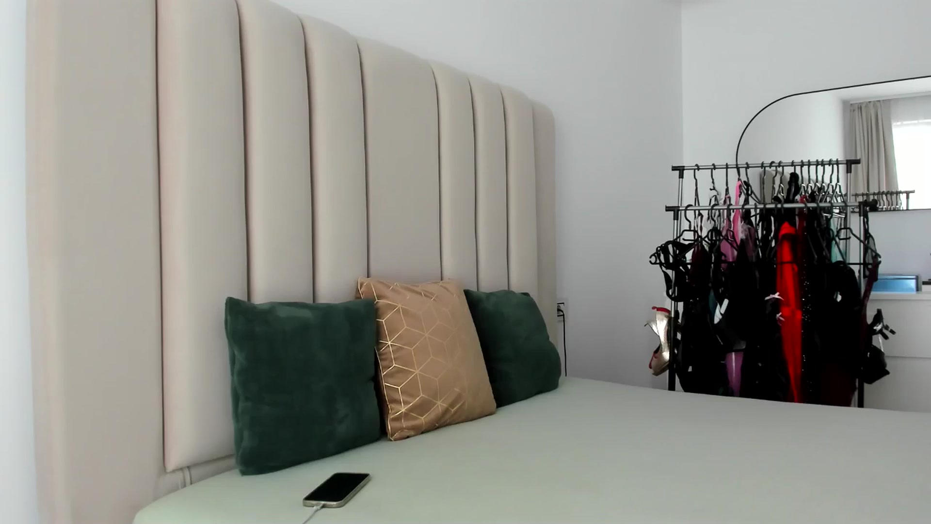 Gallery image thumbnail from Hrystina_'s myfreecams stream on, 08/09/2025, 13:25 image 18 of 20