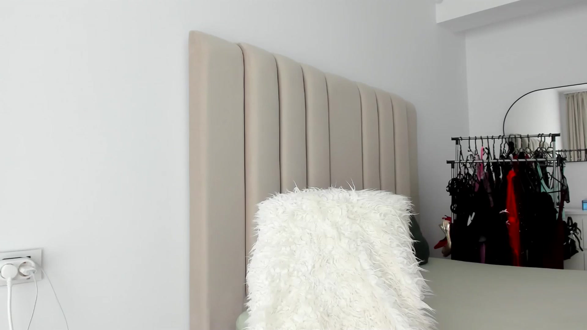 Gallery image thumbnail from Hrystina_'s myfreecams stream on, 08/12/2025, 15:33 image 8 of 20