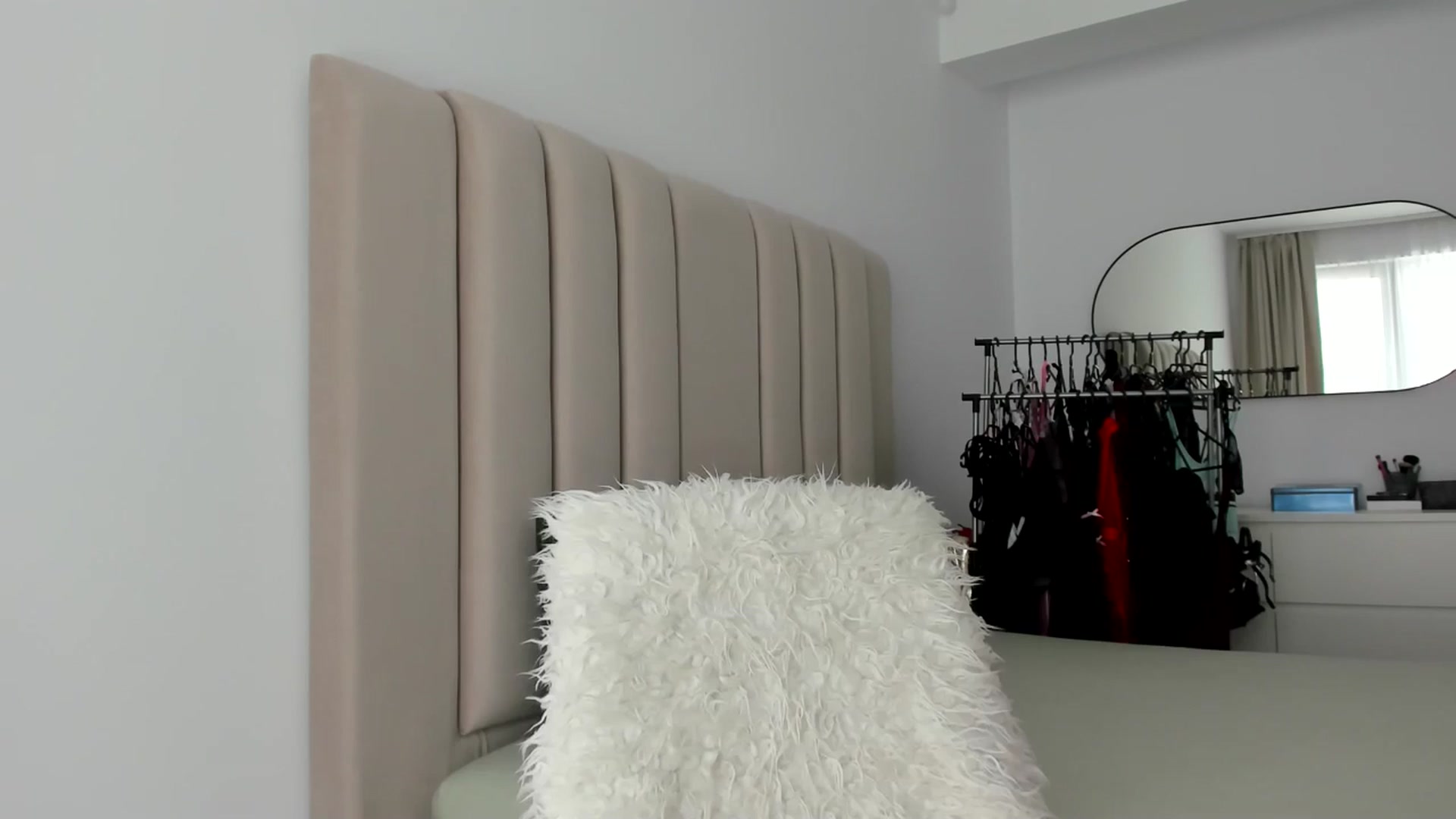 Gallery image thumbnail from Hrystina_'s myfreecams stream on, 08/13/2025, 15:57 image 3 of 20