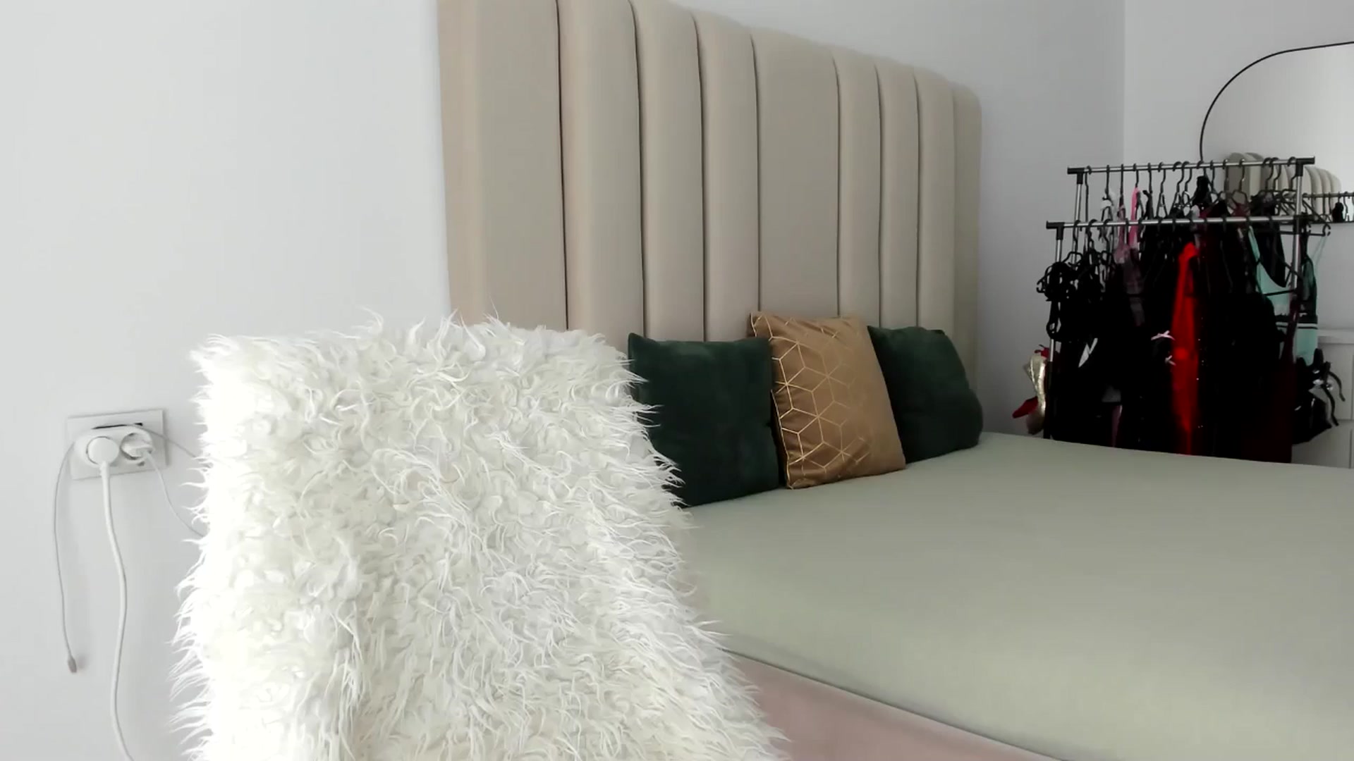 Gallery image thumbnail from Hrystina_'s myfreecams stream on, 08/13/2025, 15:57 image 1 of 20