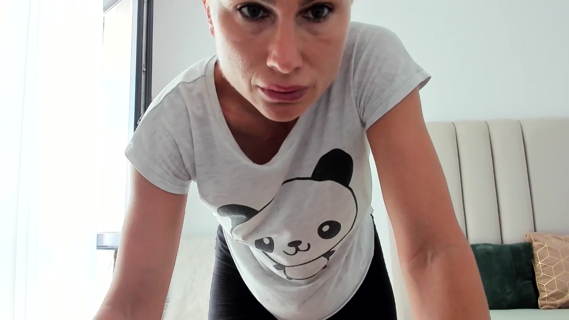 Gallery image thumbnail from Hrystina_'s myfreecams stream on, 08/21/2025, 15:21 image 14 of 20