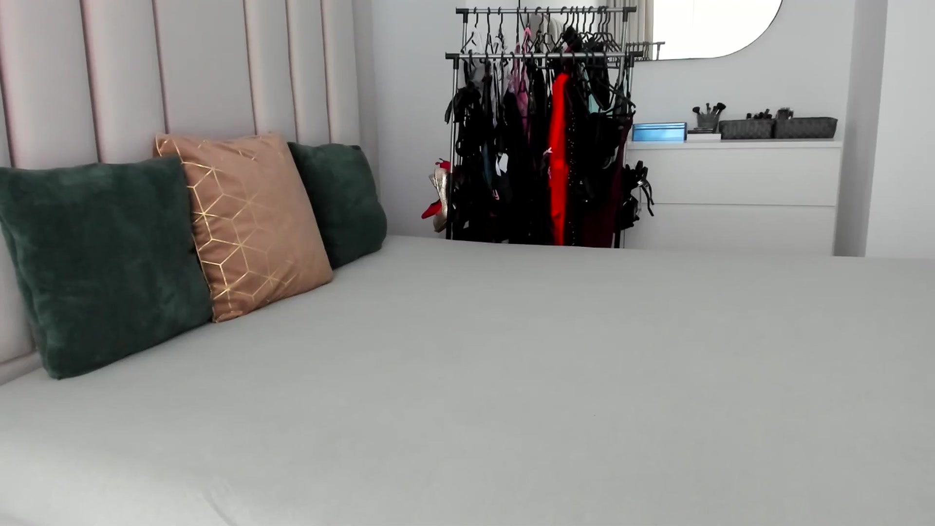 Gallery image thumbnail from Hrystina_'s myfreecams stream on, 08/27/2025, 17:55 image 8 of 20