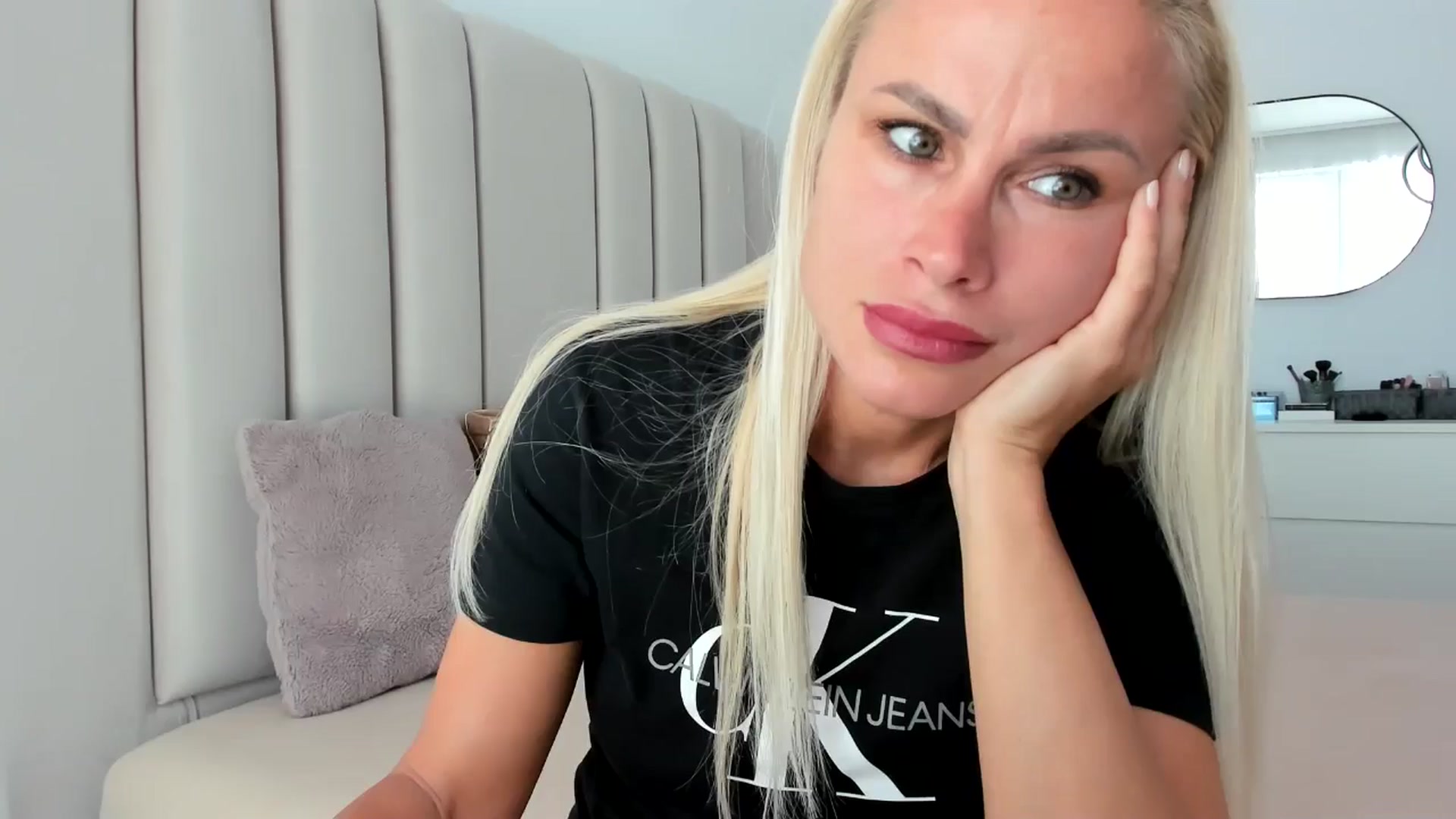 Gallery image thumbnail from Hrystina_'s myfreecams stream on, 09/08/2025, 14:37 image 8 of 20