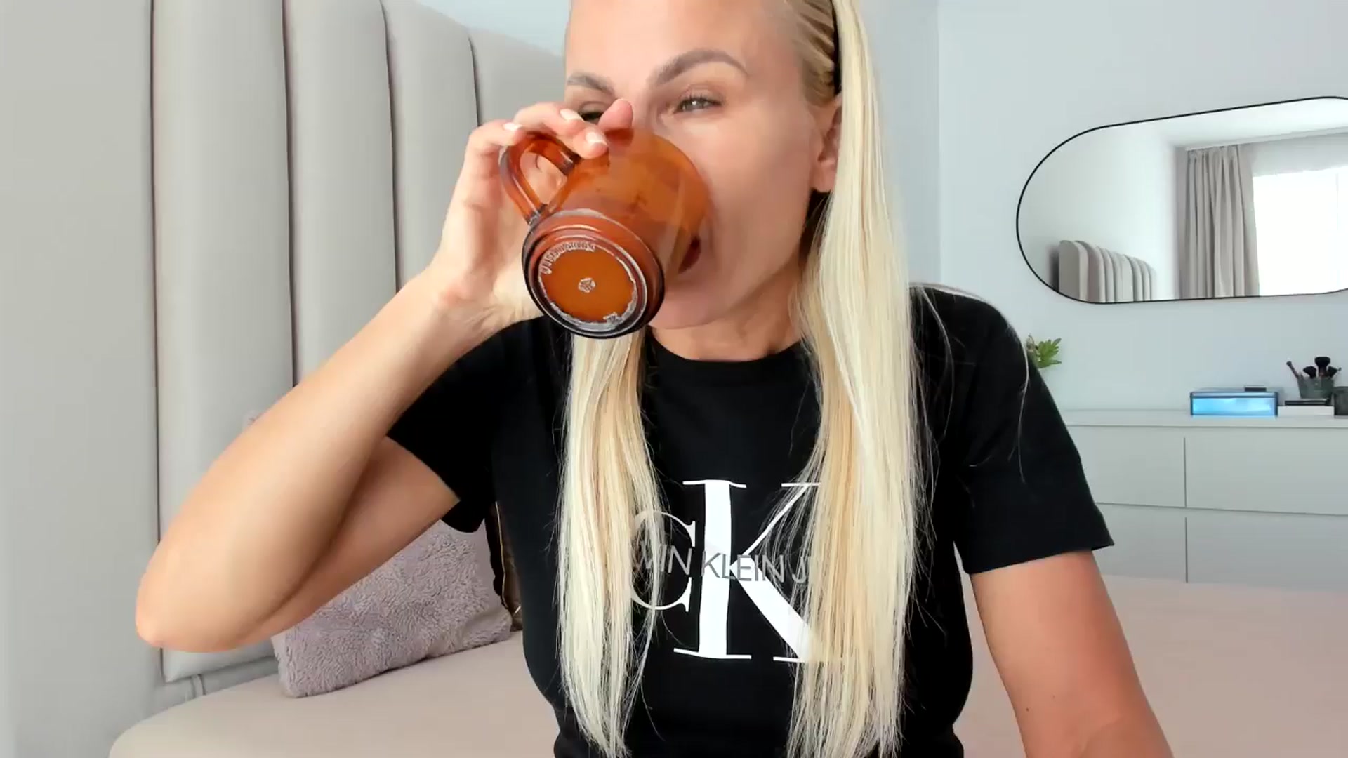 Gallery image thumbnail from Hrystina_'s myfreecams stream on, 09/08/2025, 14:37 image 6 of 20