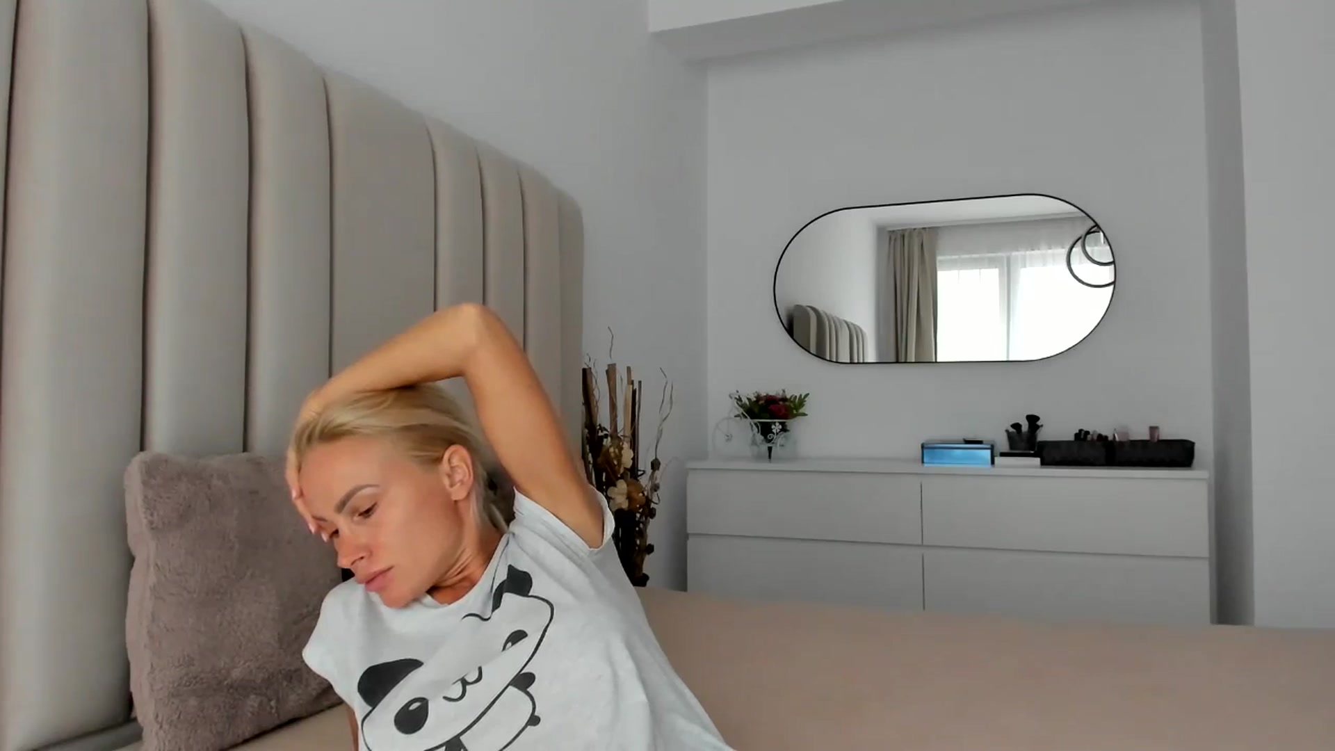 Gallery image thumbnail from Hrystina_'s myfreecams stream on, 09/11/2025, 15:10 image 20 of 20