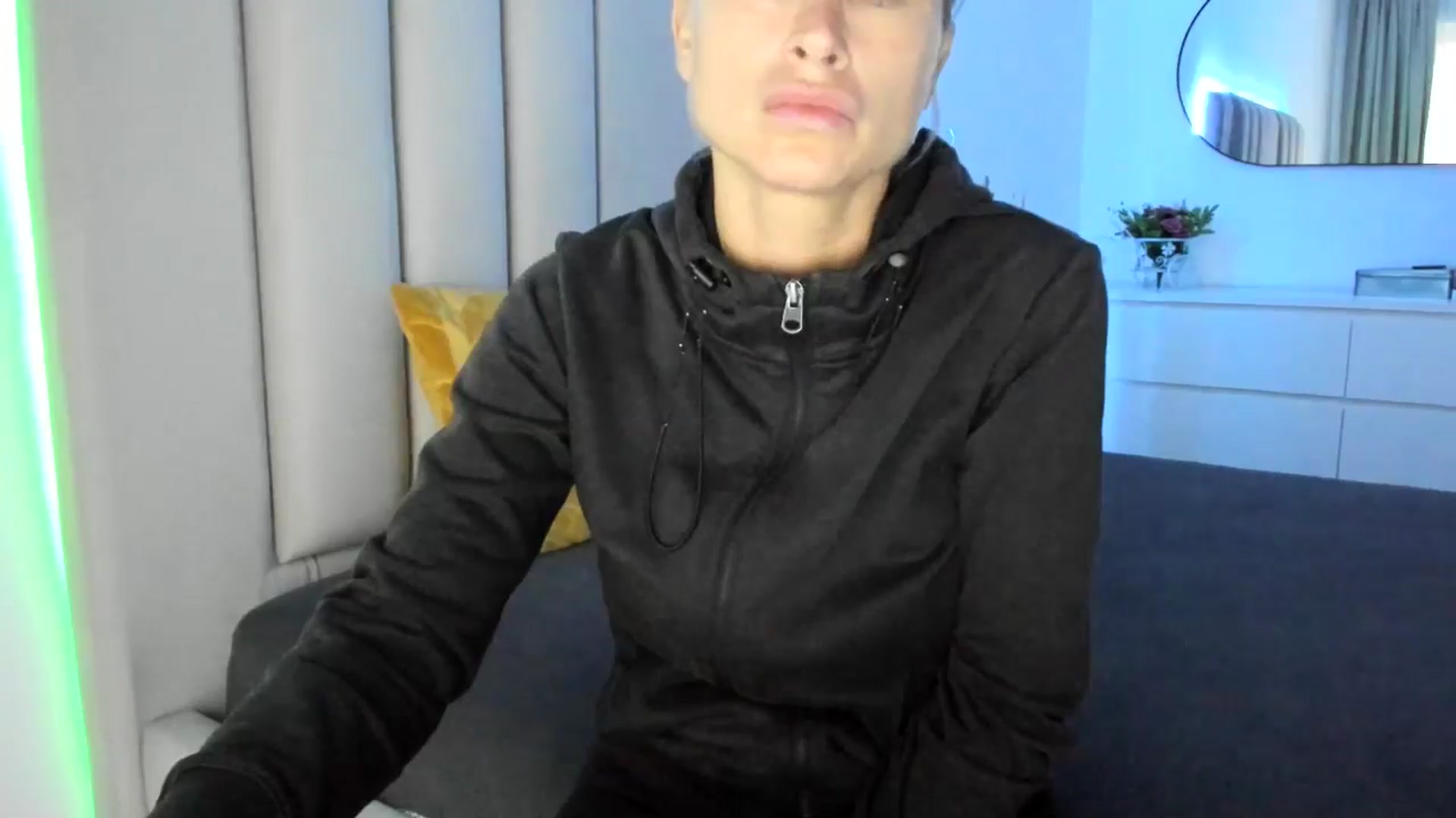 Gallery image thumbnail from Hrystina_'s myfreecams stream on, 10/03/2025, 15:54 image 2 of 20