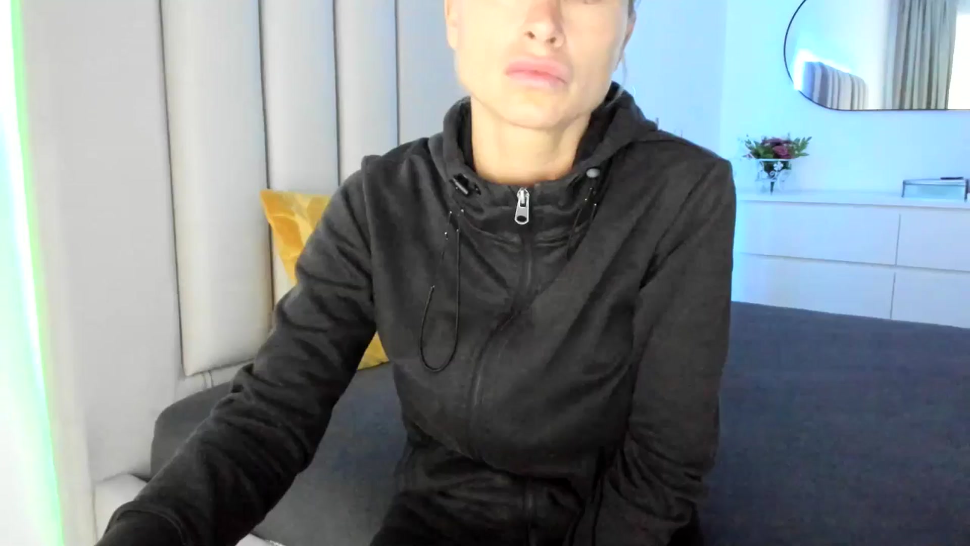Gallery image thumbnail from Hrystina_'s myfreecams stream on, 10/03/2025, 15:54 image 1 of 20