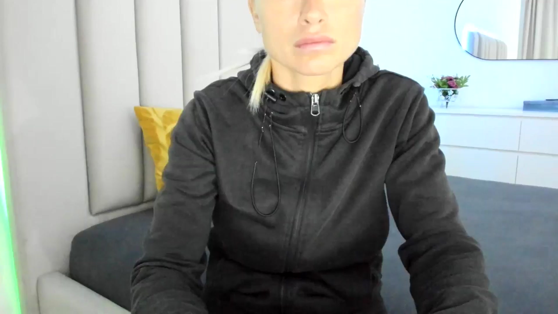 Gallery image thumbnail from Hrystina_'s myfreecams stream on, 10/03/2025, 15:54 image 7 of 20