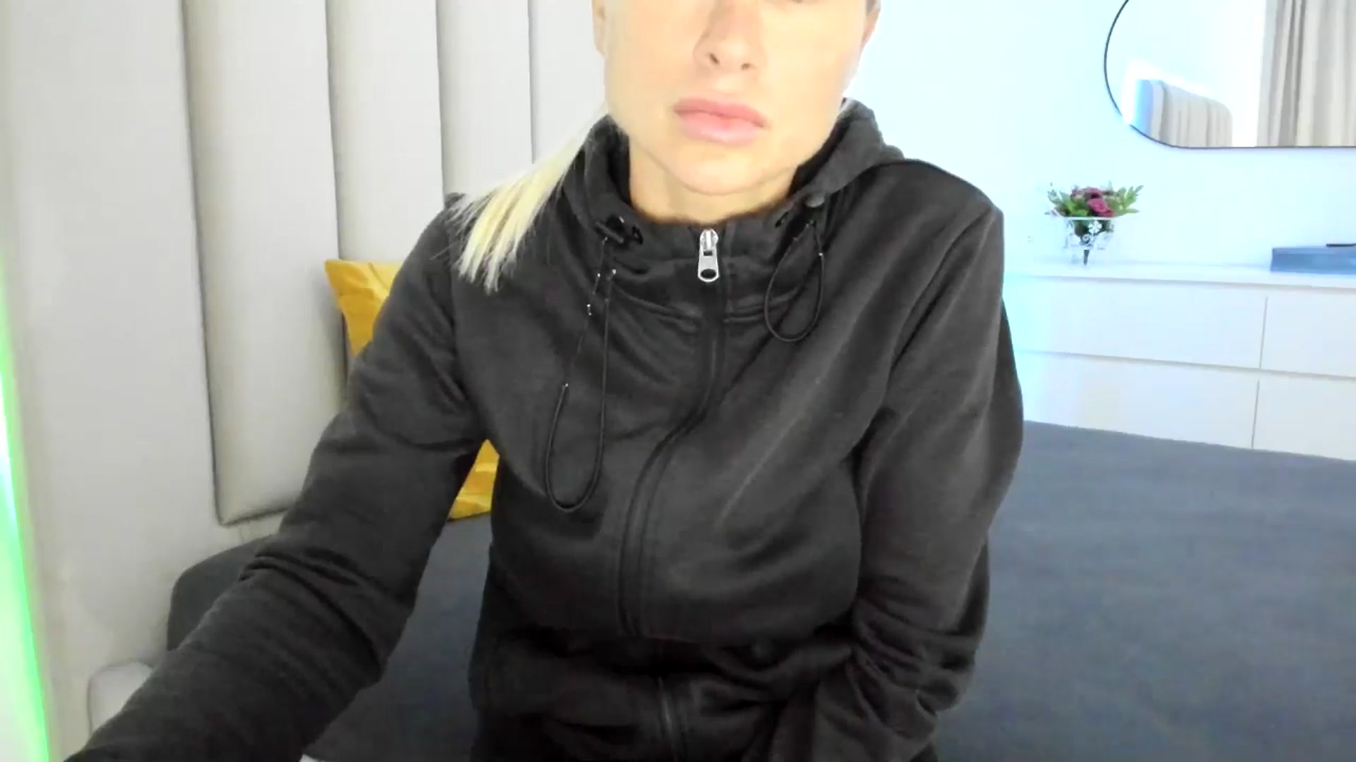 Gallery image thumbnail from Hrystina_'s myfreecams stream on, 10/03/2025, 15:54 image 4 of 20