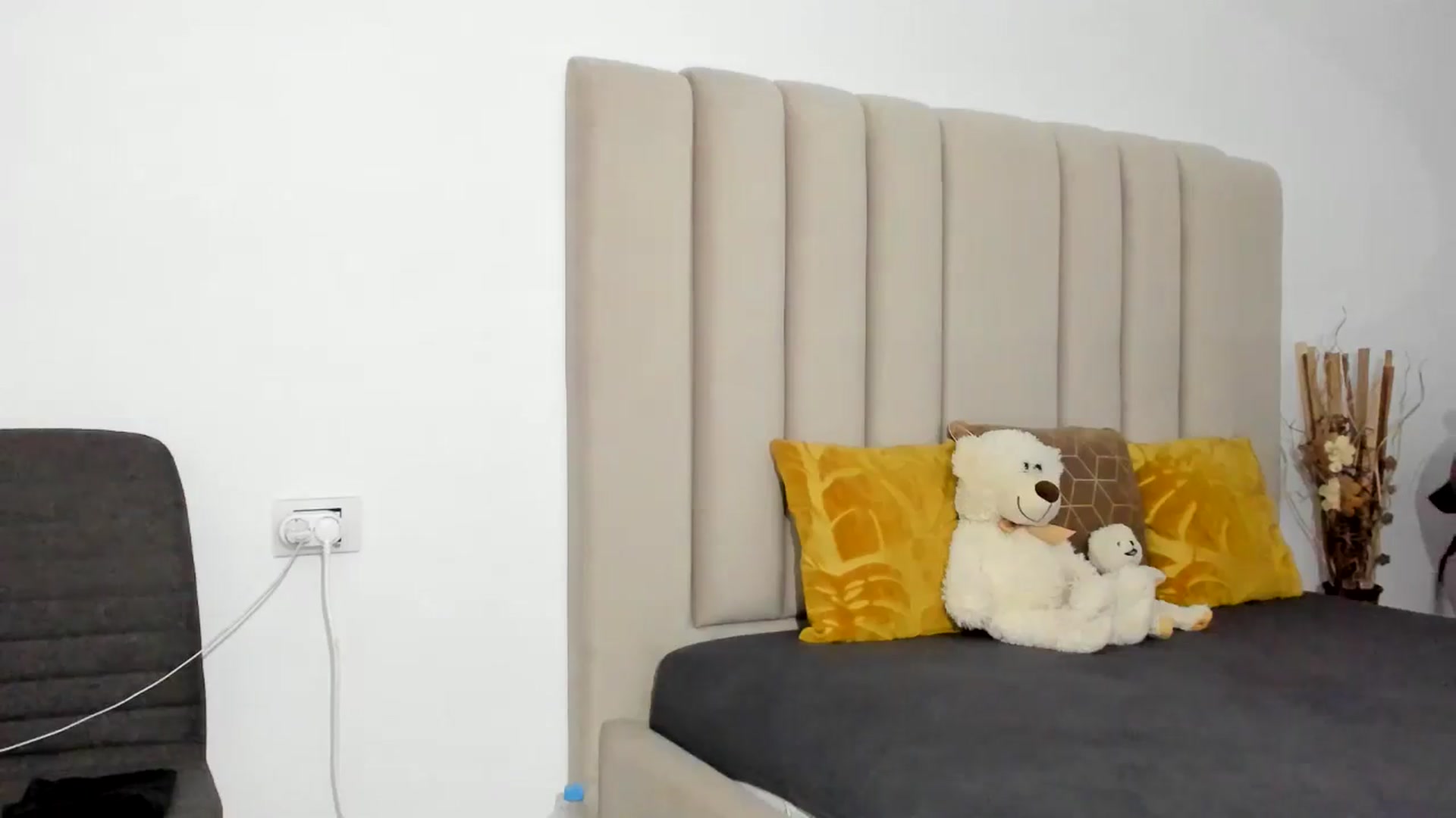 Gallery image thumbnail from Hrystina_'s myfreecams stream on, 10/03/2025, 15:54 image 20 of 20