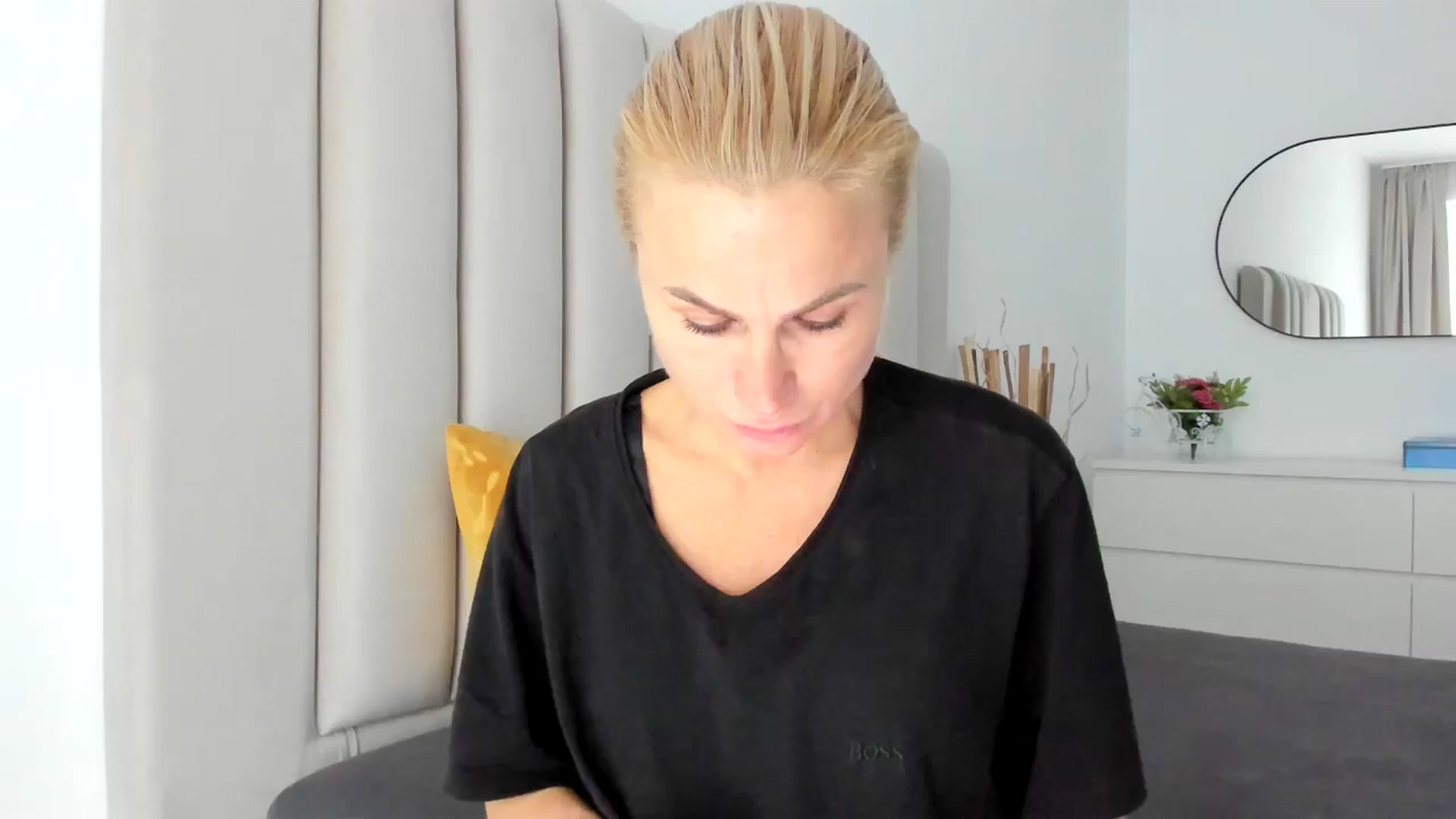 Gallery image thumbnail from Hrystina_'s myfreecams stream on, 10/16/2025, 16:10 image 8 of 20