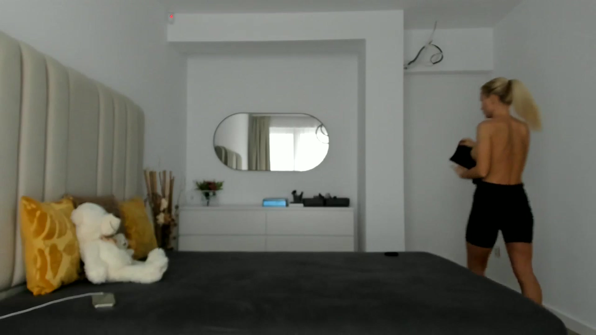 Gallery image thumbnail from Hrystina_'s myfreecams stream on, 10/16/2025, 16:10 image 2 of 20