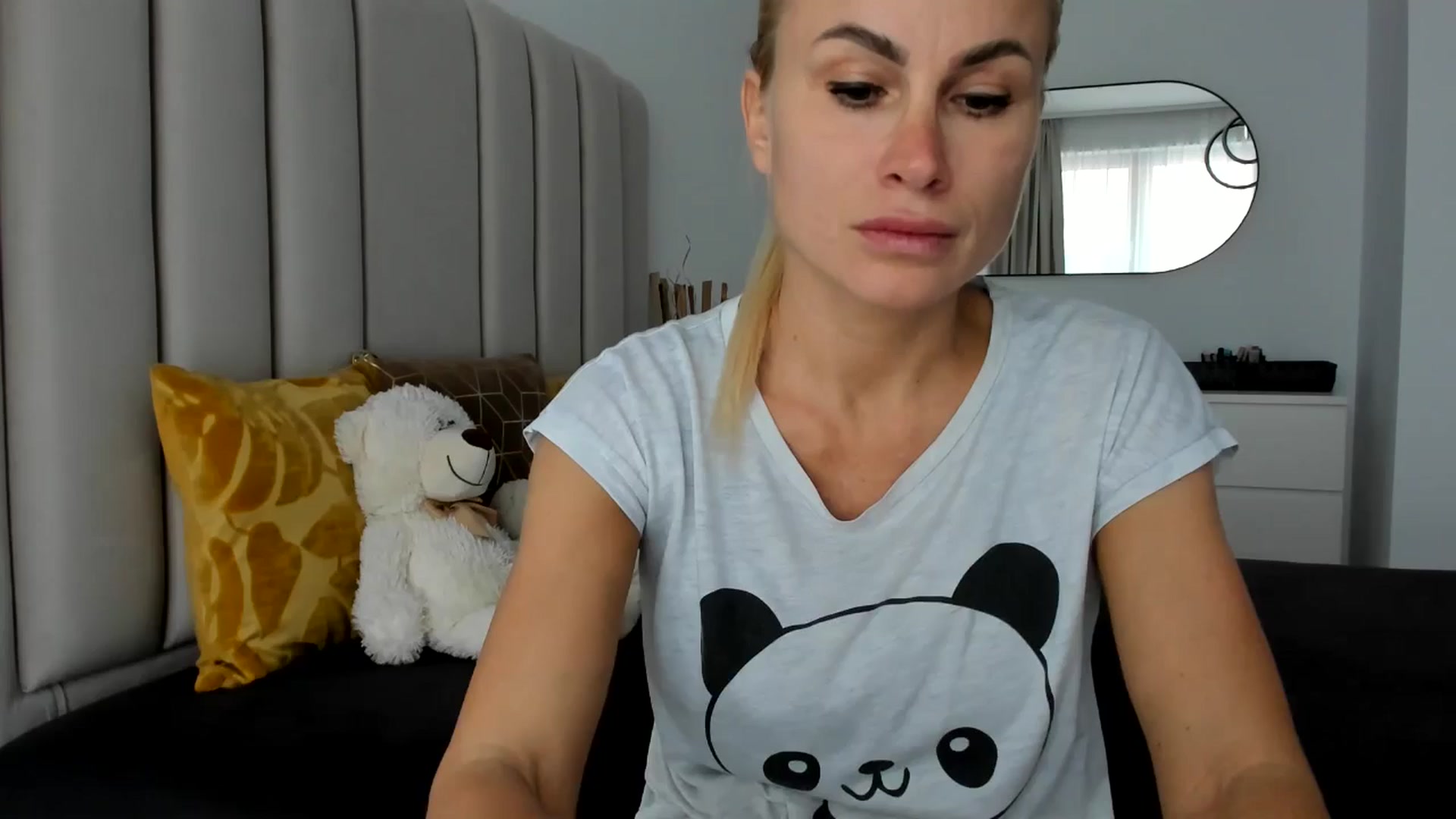 Gallery image thumbnail from Hrystina_'s myfreecams stream on, 10/22/2025, 14:47 image 16 of 20