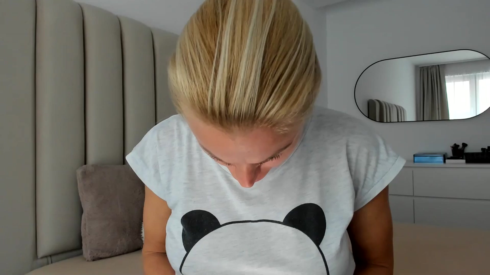 Gallery image thumbnail from Hrystina_'s myfreecams stream on, 11/17/2025, 14:30 image 10 of 20