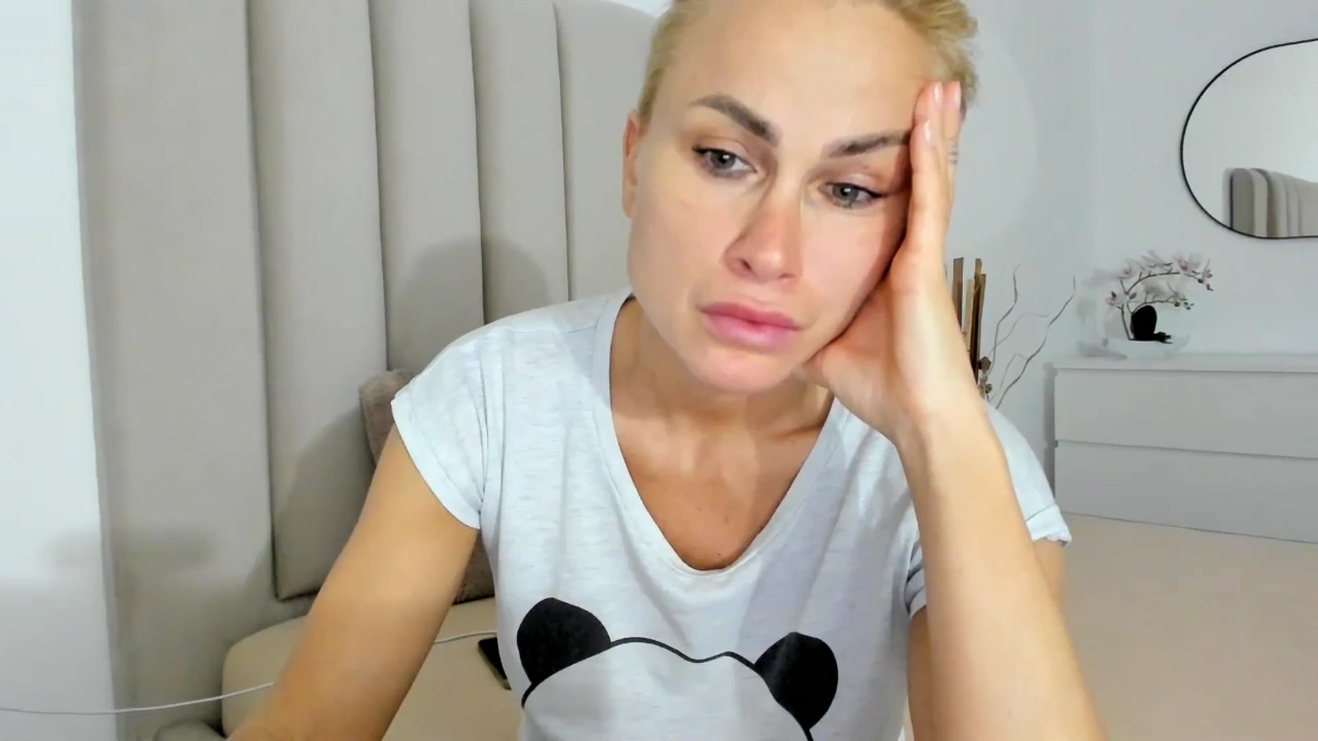 Gallery image thumbnail from Hrystina_'s myfreecams stream on, 11/18/2025, 17:46 image 5 of 20