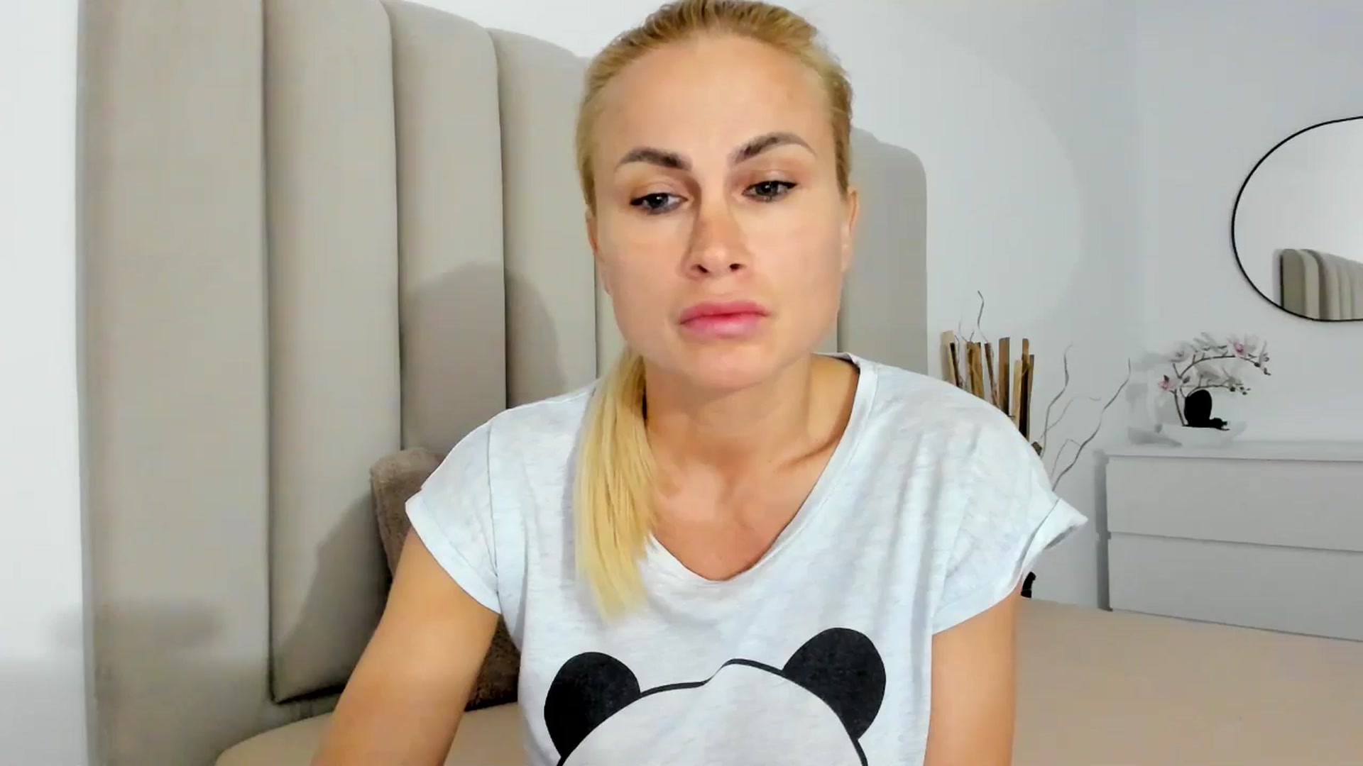 Gallery image thumbnail from Hrystina_'s myfreecams stream on, 11/18/2025, 17:46 image 8 of 20