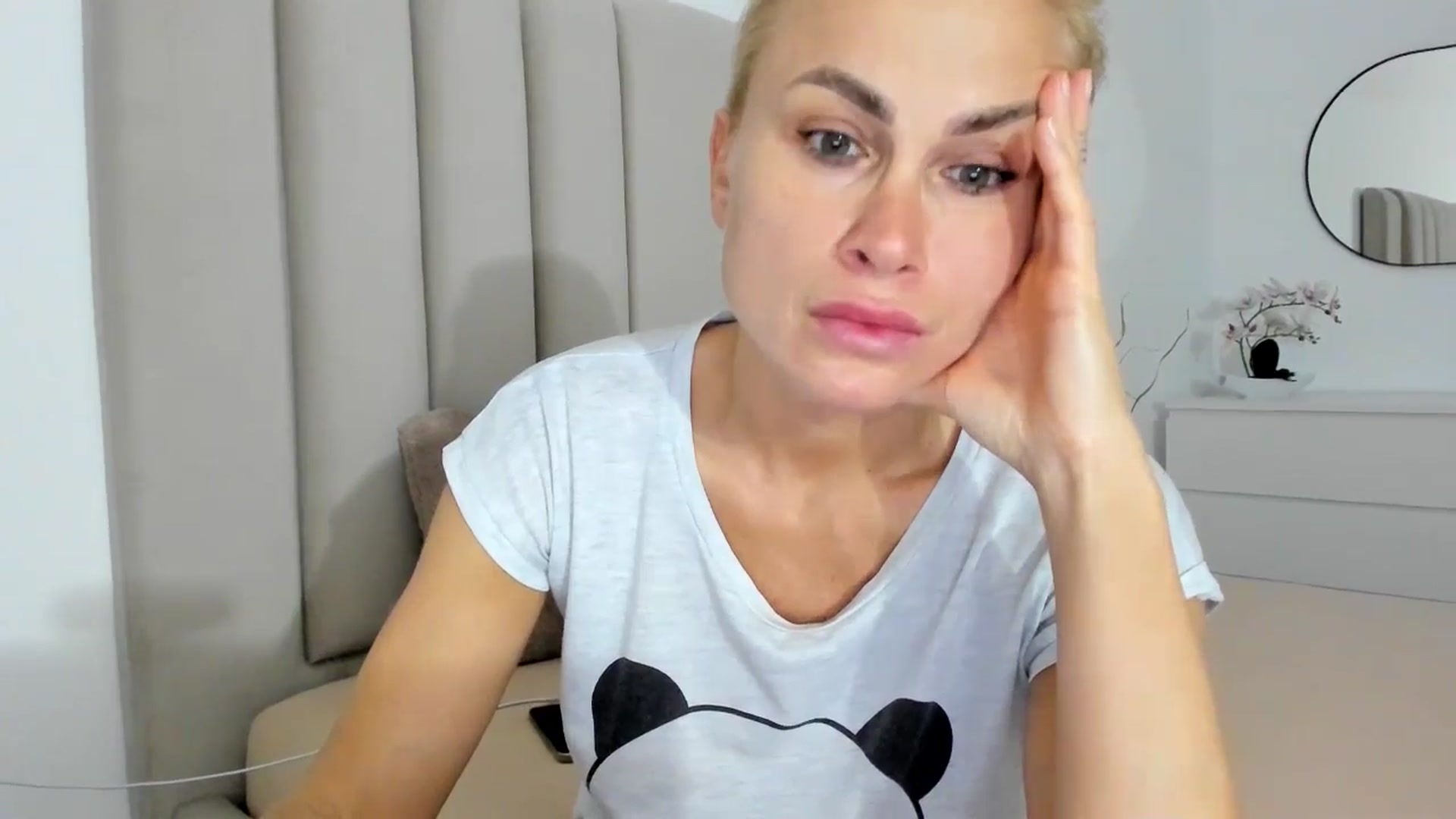 Gallery image thumbnail from Hrystina_'s myfreecams stream on, 11/18/2025, 17:46 image 4 of 20