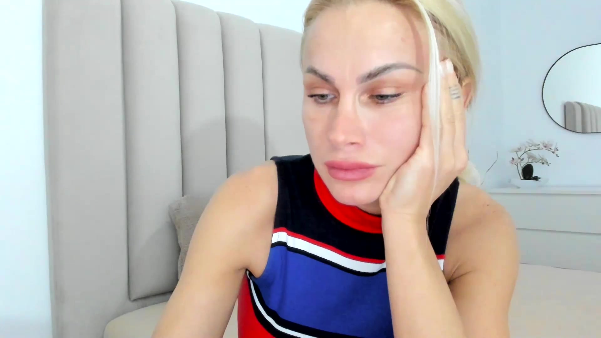 Gallery image thumbnail from Hrystina_'s myfreecams stream on, 11/20/2025, 15:36 image 18 of 20