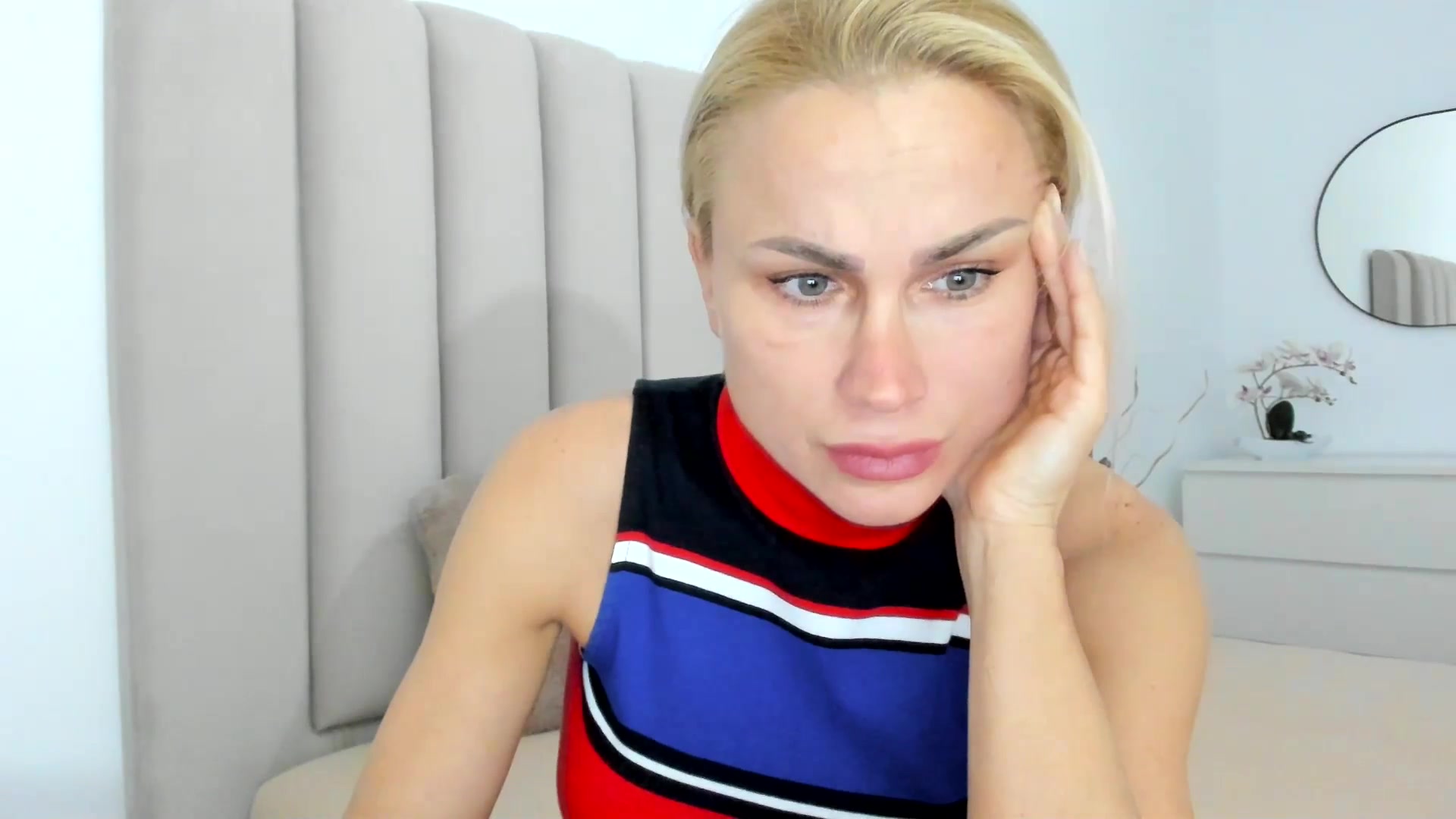 Gallery image thumbnail from Hrystina_'s myfreecams stream on, 11/20/2025, 15:36 image 17 of 20