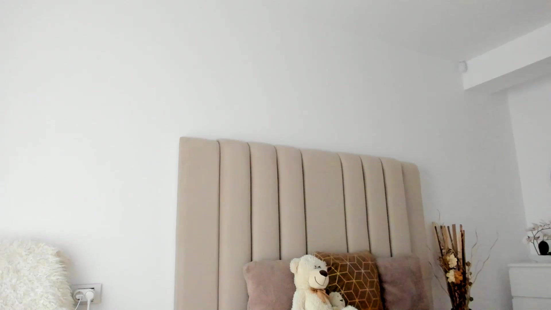 Gallery image thumbnail from Hrystina_'s myfreecams stream on, 11/20/2025, 15:36 image 13 of 20