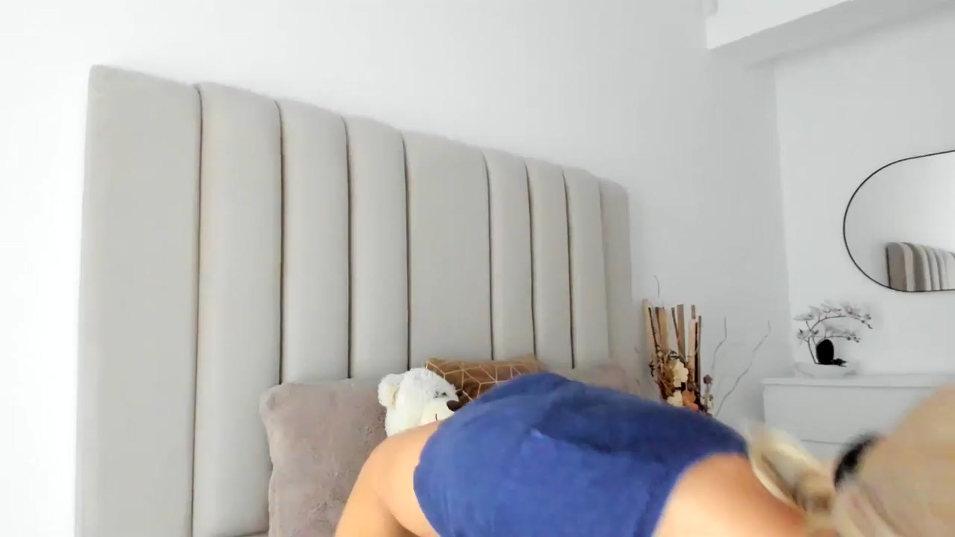 Gallery image thumbnail from Hrystina_'s myfreecams stream on, 11/21/2025, 14:30 image 17 of 20