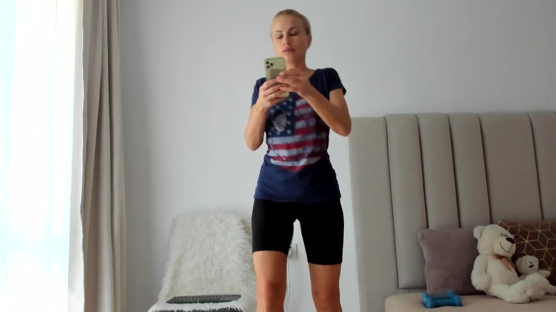 Gallery image thumbnail from Hrystina_'s myfreecams stream on, 11/24/2025, 14:03 image 19 of 20