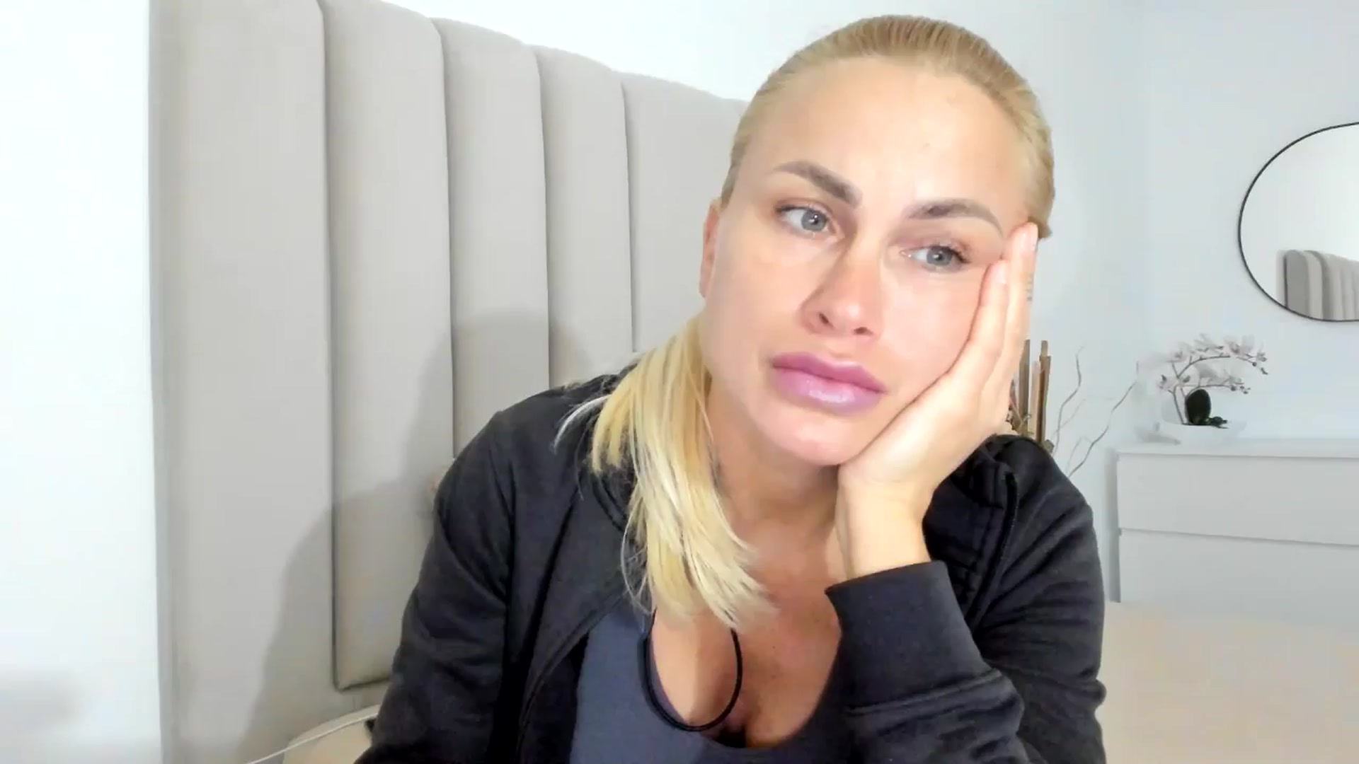 Gallery image thumbnail from Hrystina_'s myfreecams stream on, 11/24/2025, 15:27 image 1 of 20