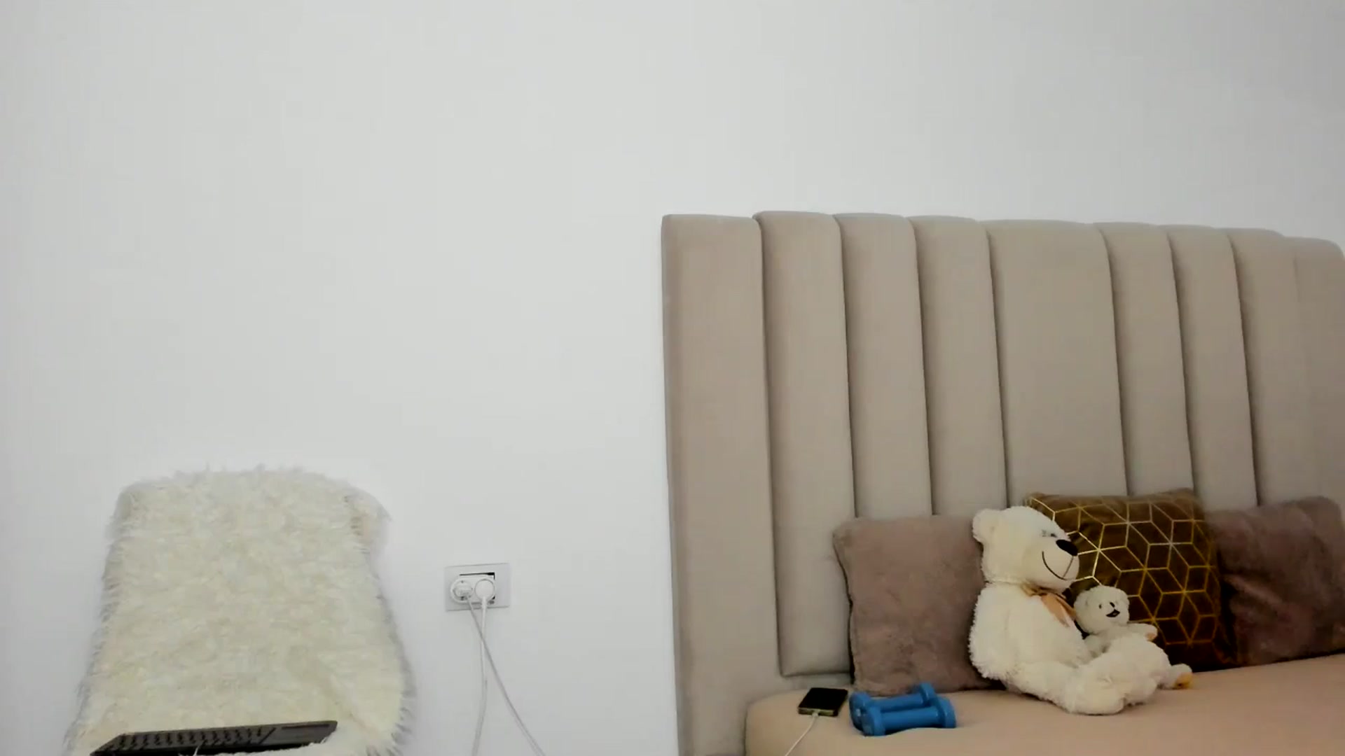 Gallery image thumbnail from Hrystina_'s myfreecams stream on, 11/24/2025, 17:01 image 2 of 20