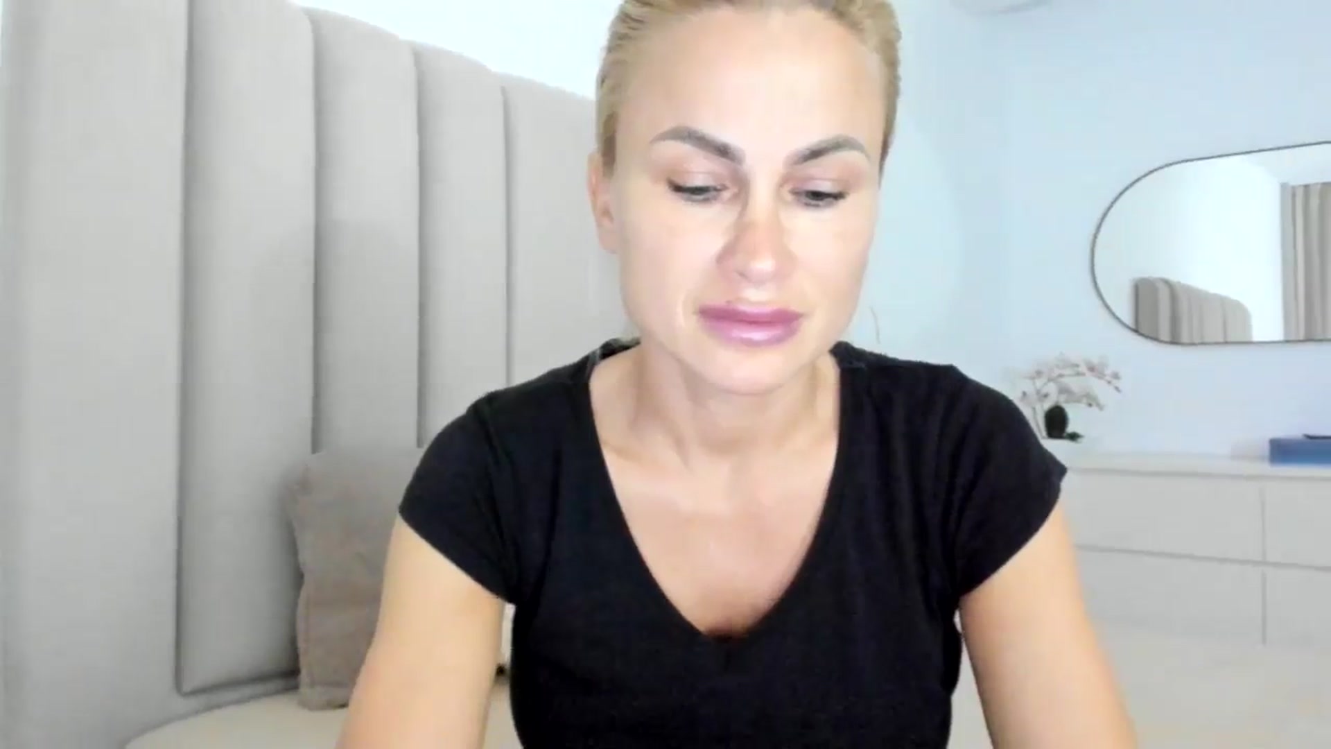 Gallery image thumbnail from Hrystina_'s myfreecams stream on, 11/27/2025, 15:49 image 13 of 20
