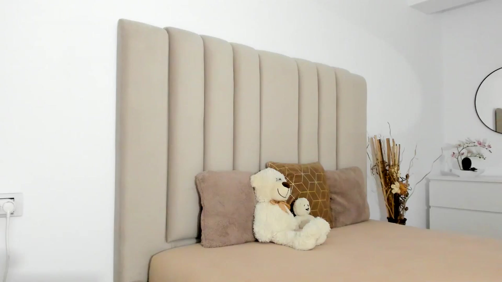 Gallery image thumbnail from Hrystina_'s myfreecams stream on, 12/01/2025, 17:32 image 4 of 20