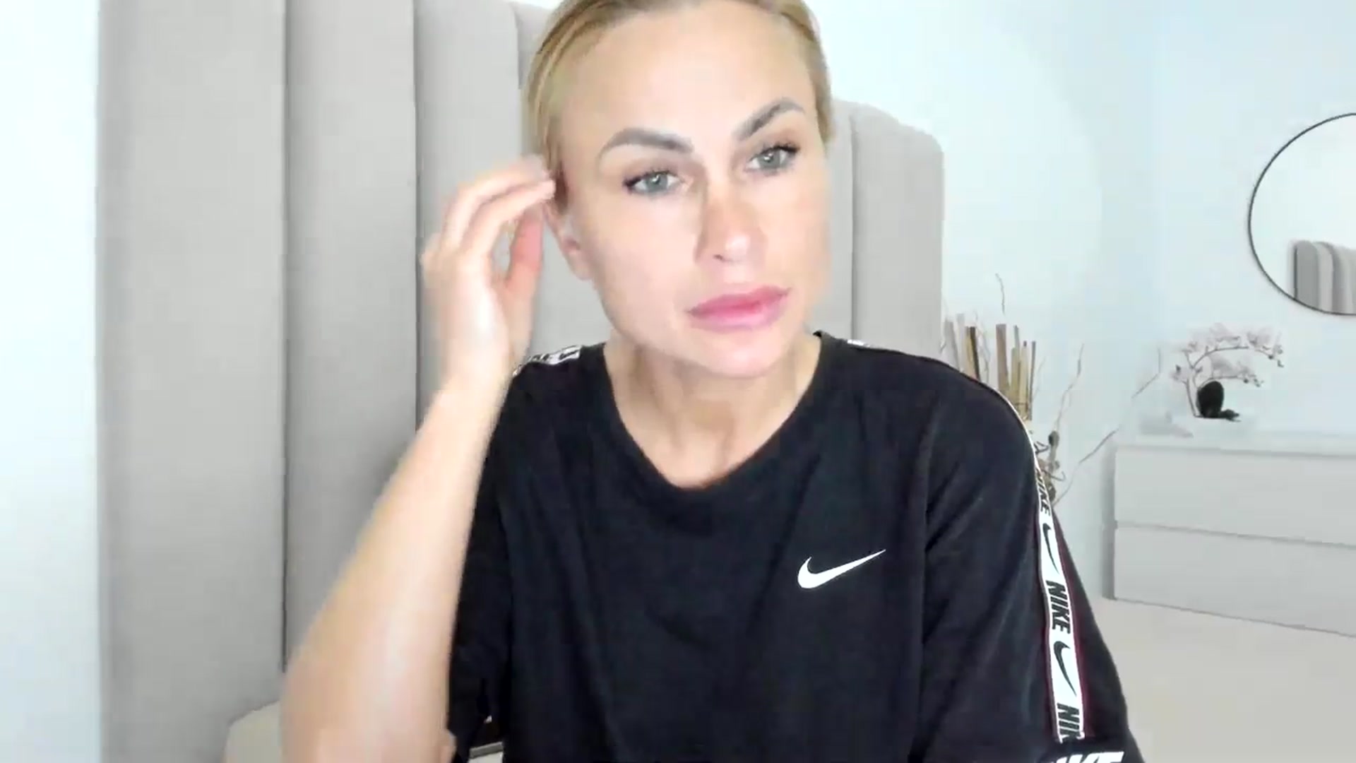 Gallery image thumbnail from Hrystina_'s myfreecams stream on, 12/02/2025, 16:56 image 18 of 20