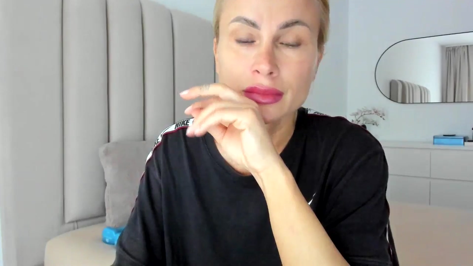 Gallery image thumbnail from Hrystina_'s myfreecams stream on, 12/02/2025, 16:56 image 2 of 20