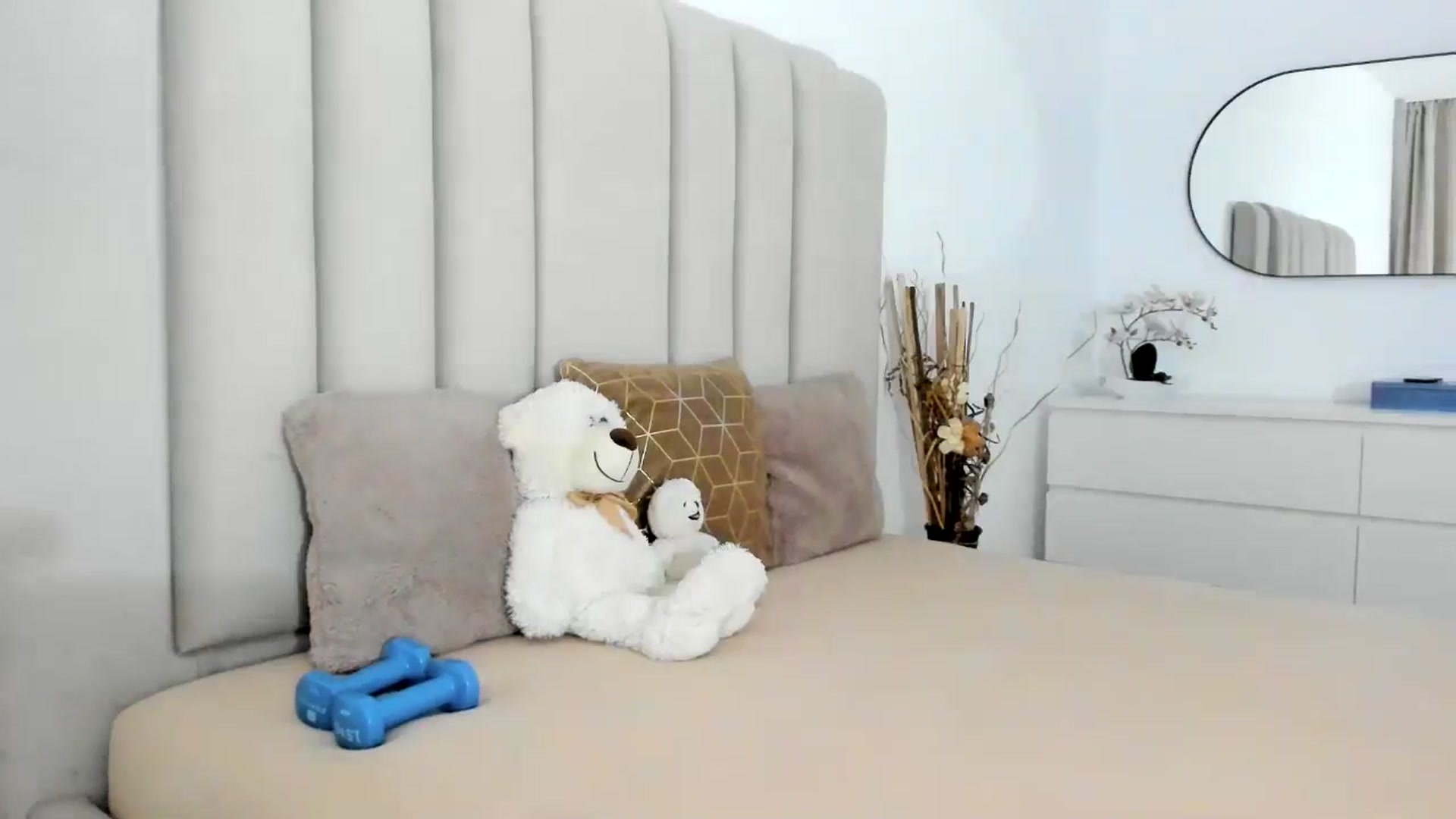 Gallery image thumbnail from Hrystina_'s myfreecams stream on, 12/02/2025, 16:56 image 10 of 20