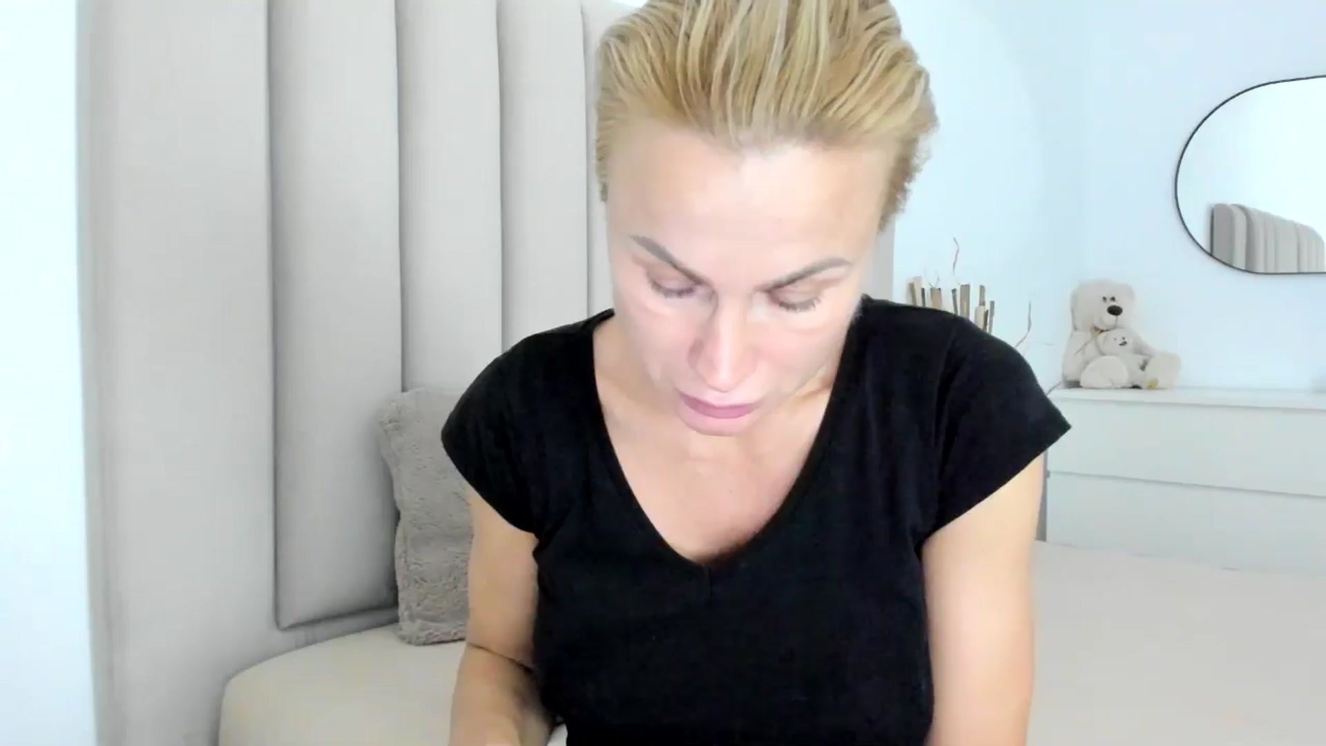 Gallery image thumbnail from Hrystina_'s myfreecams stream on, 12/09/2025, 14:58 image 19 of 20