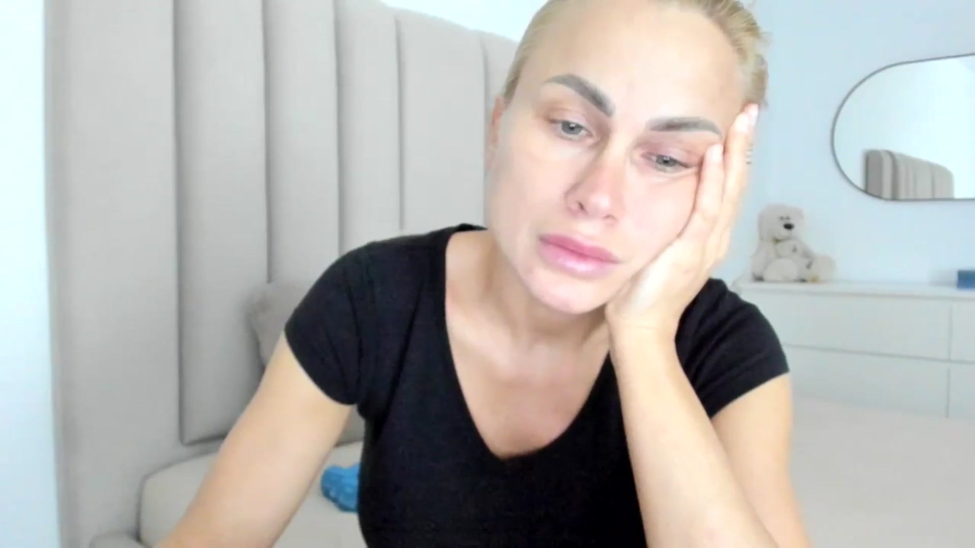 Gallery image thumbnail from Hrystina_'s myfreecams stream on, 12/09/2025, 18:01 image 9 of 20