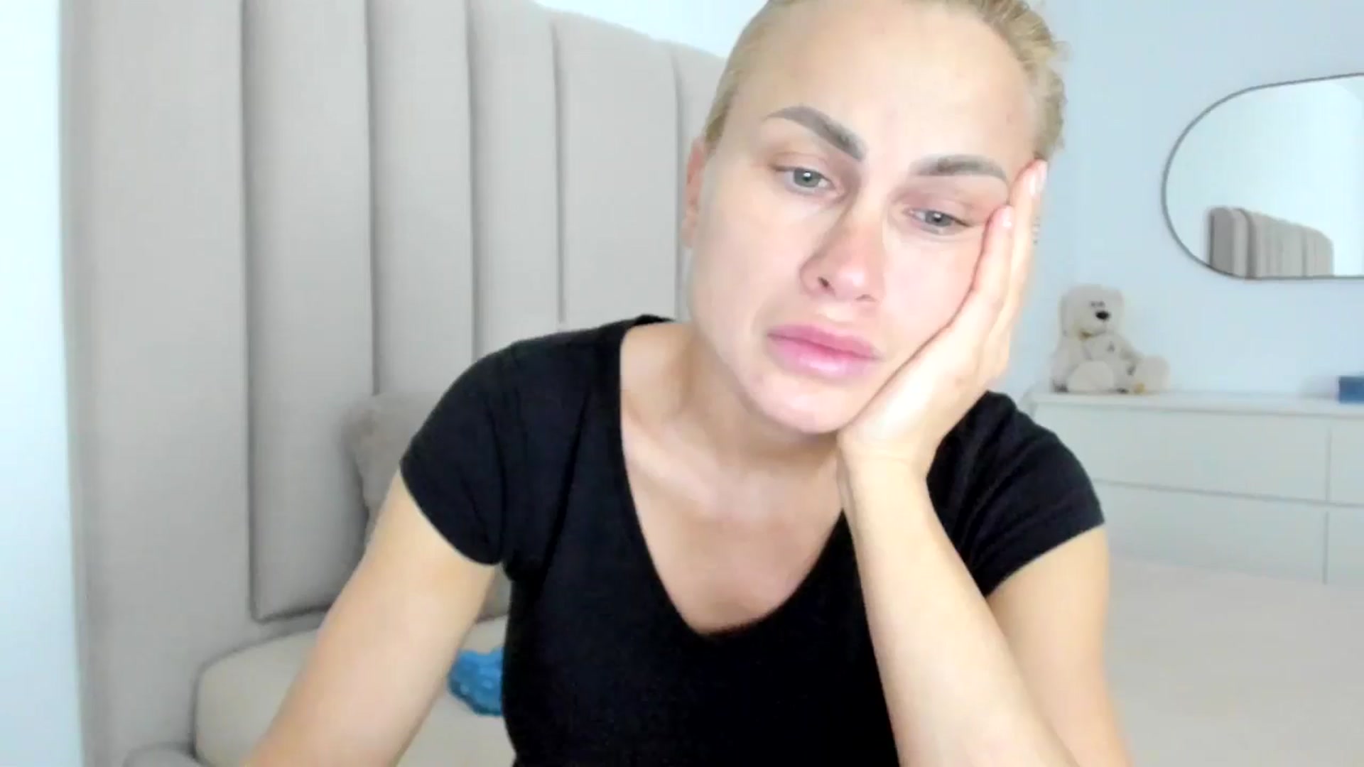 Gallery image thumbnail from Hrystina_'s myfreecams stream on, 12/09/2025, 18:01 image 10 of 20