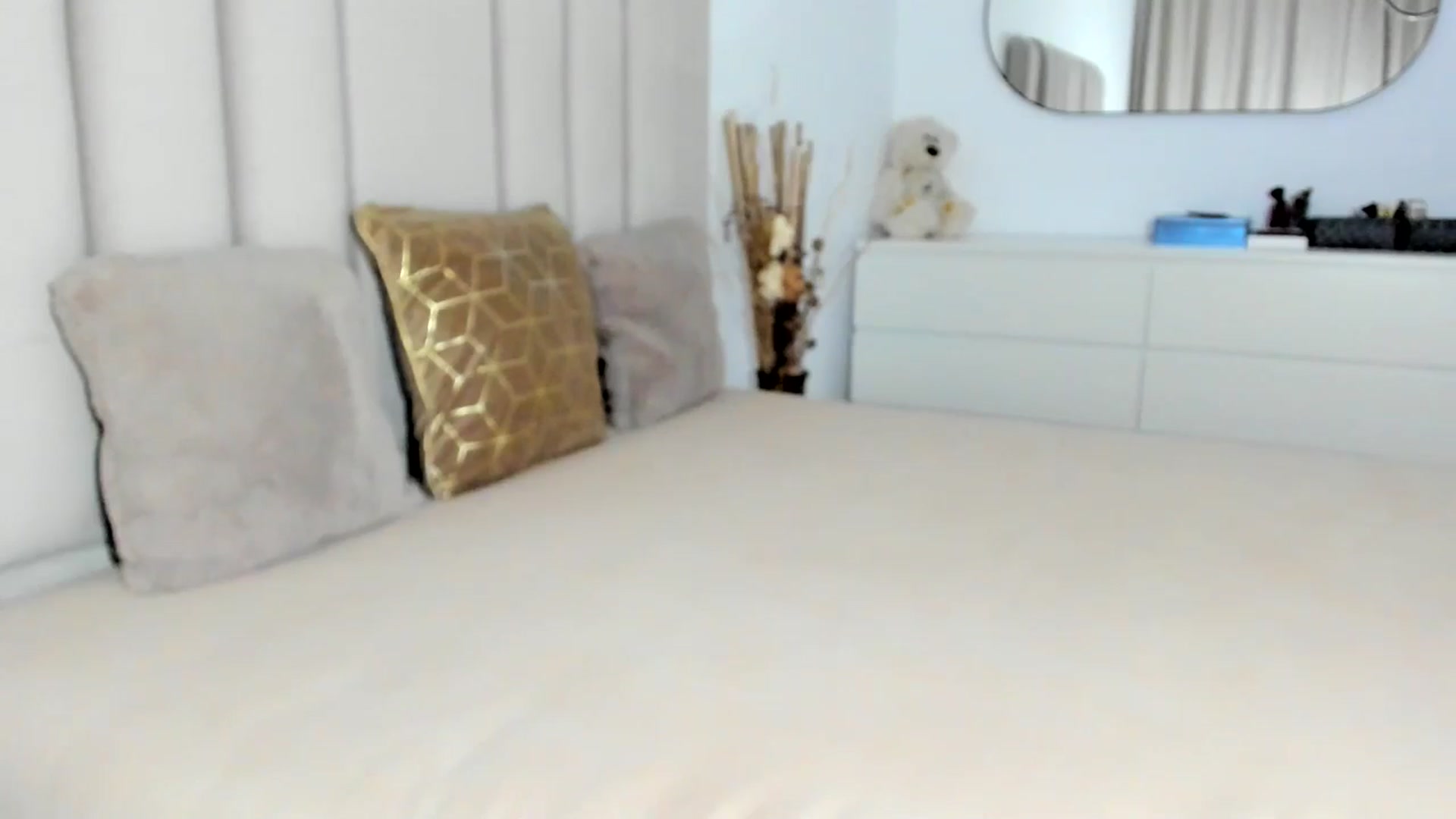 Gallery image thumbnail from Hrystina_'s myfreecams stream on, 12/10/2025, 17:31 image 9 of 20
