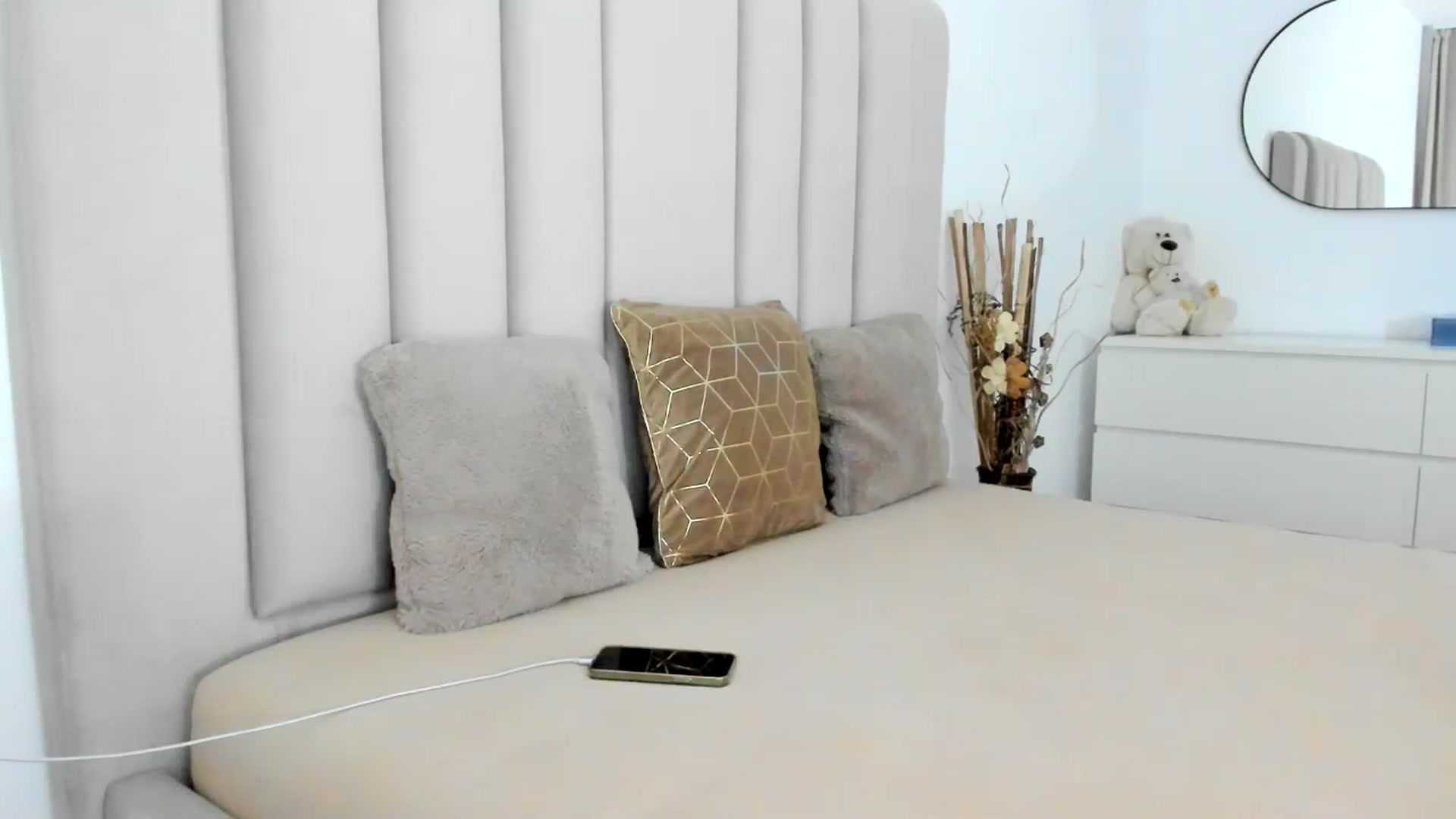Gallery image thumbnail from Hrystina_'s myfreecams stream on, 12/12/2025, 17:23 image 10 of 20