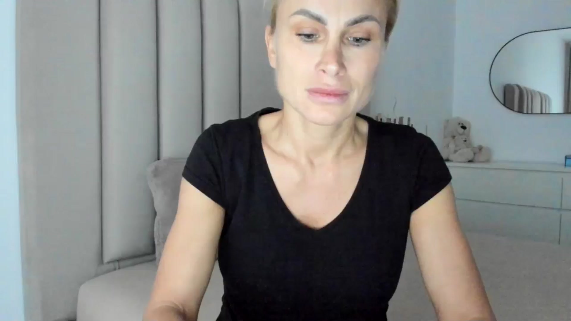 Gallery image thumbnail from Hrystina_'s myfreecams stream on, 12/13/2025, 15:12 image 19 of 20
