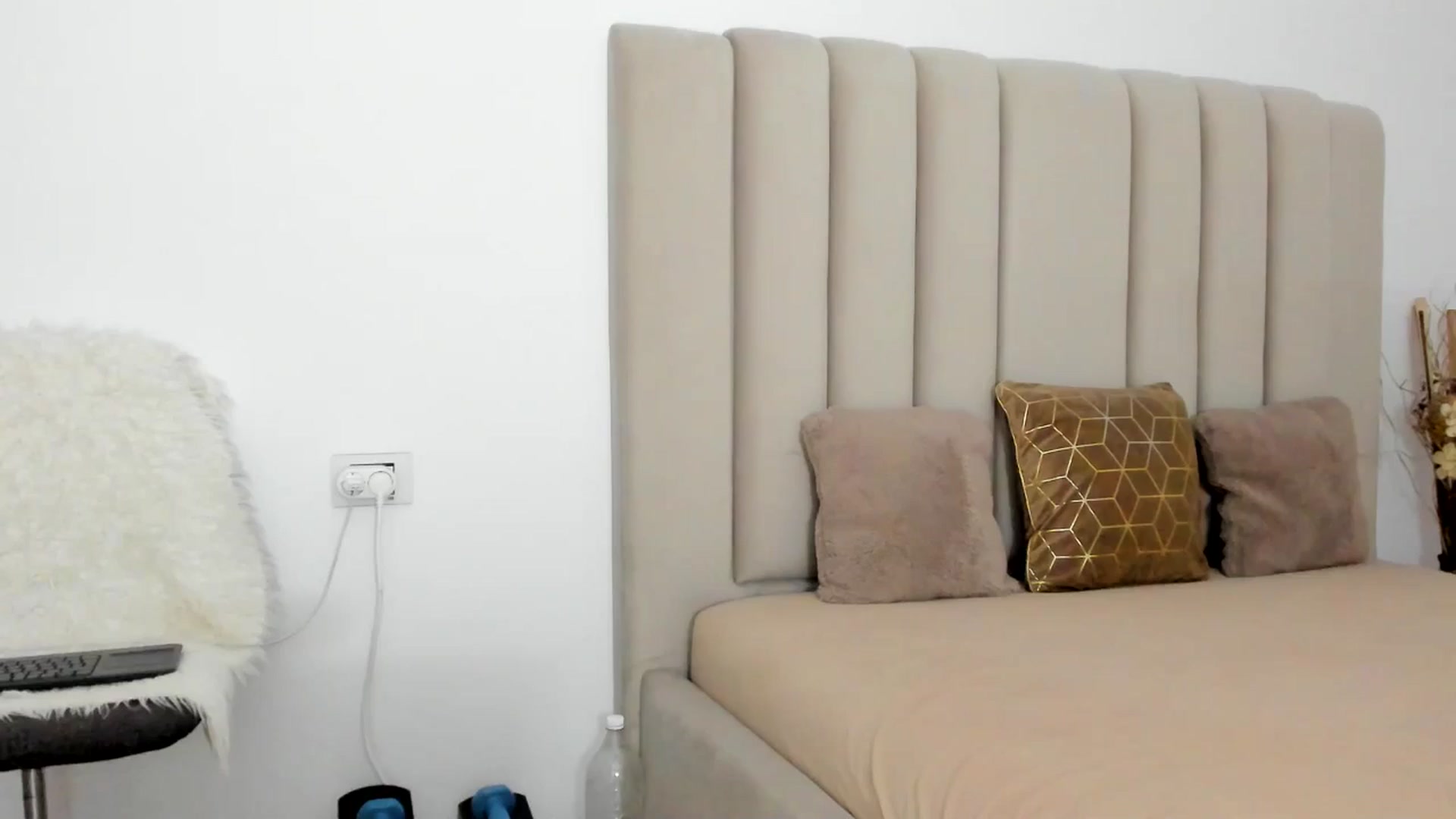 Gallery image thumbnail from Hrystina_'s myfreecams stream on, 12/13/2025, 17:08 image 1 of 20