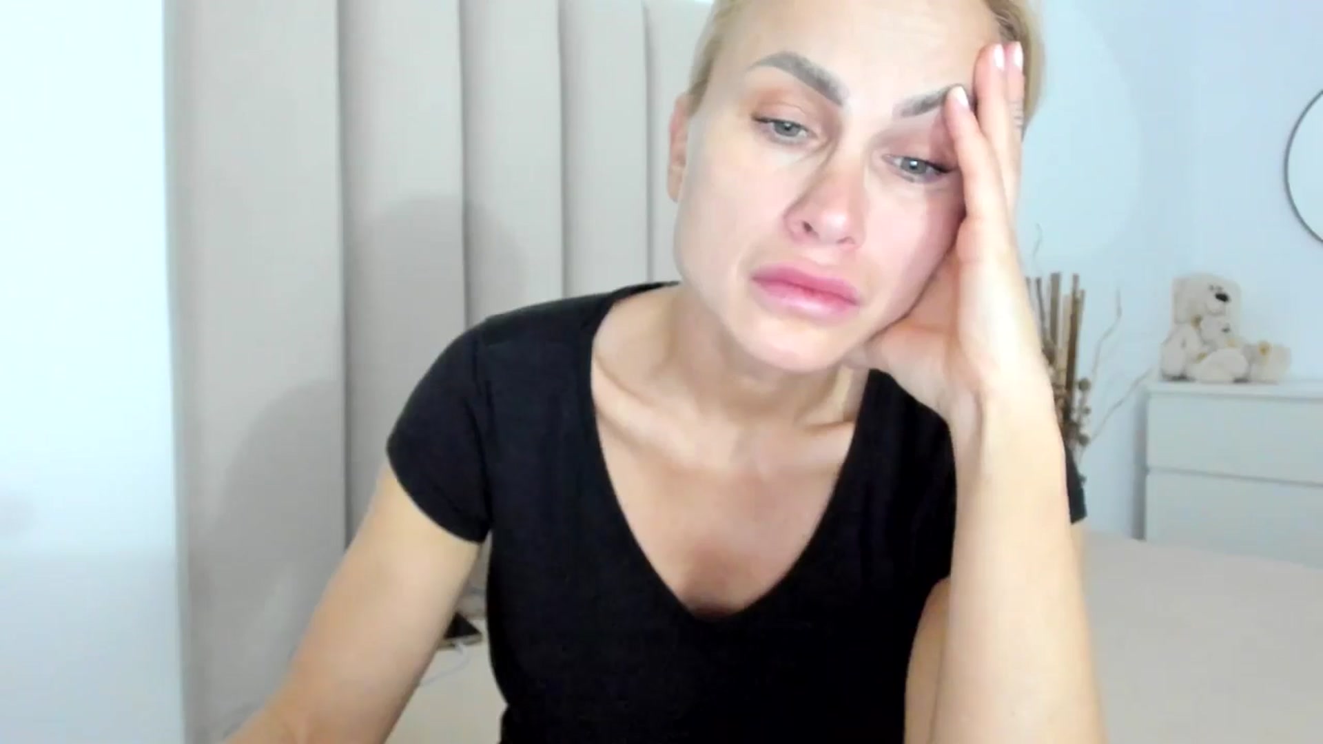 Gallery image thumbnail from Hrystina_'s myfreecams stream on, 12/13/2025, 17:08 image 4 of 20