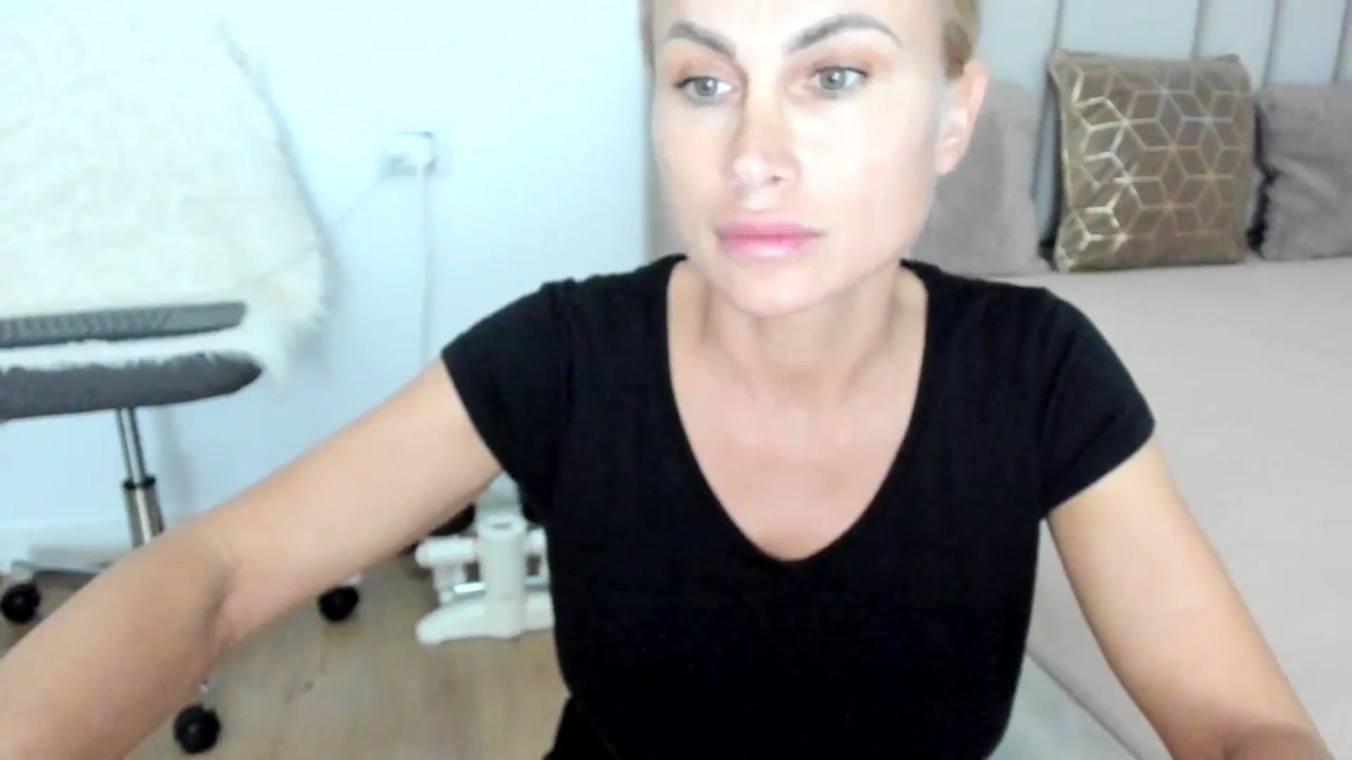 Gallery image thumbnail from Hrystina_'s myfreecams stream on, 12/13/2025, 18:04 image 20 of 20
