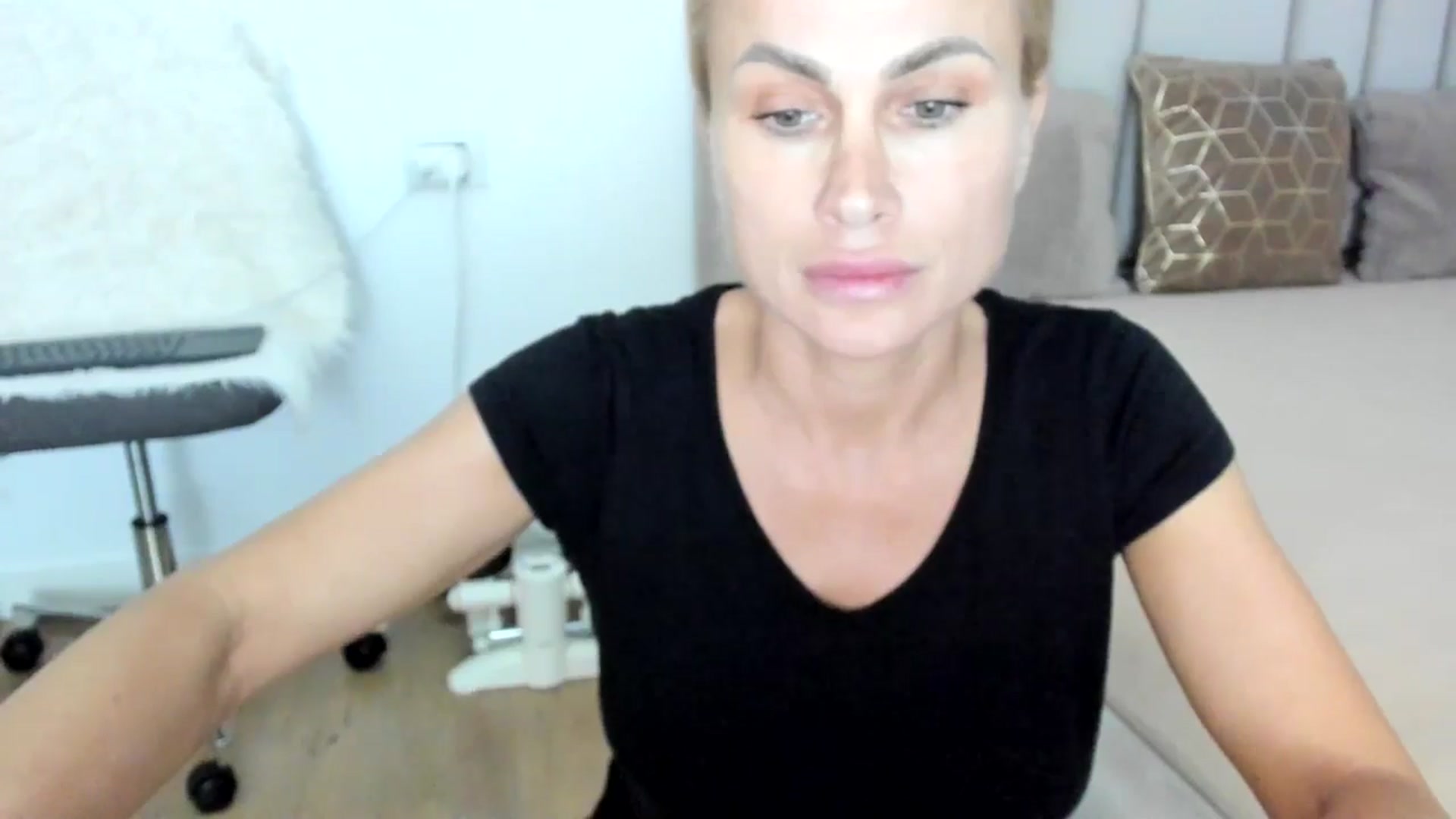 Gallery image thumbnail from Hrystina_'s myfreecams stream on, 12/13/2025, 18:04 image 18 of 20
