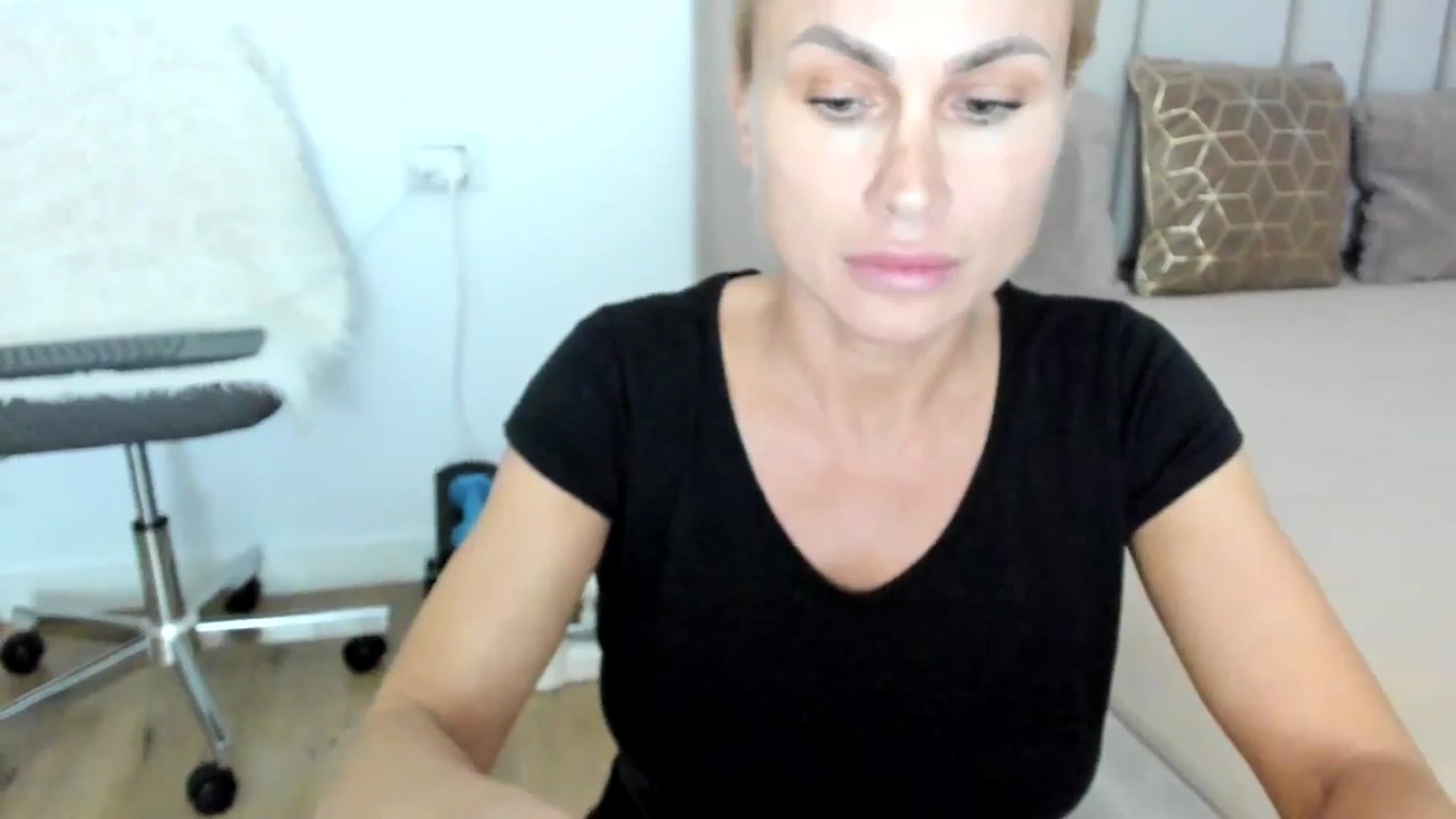 Gallery image thumbnail from Hrystina_'s myfreecams stream on, 12/13/2025, 18:04 image 19 of 20