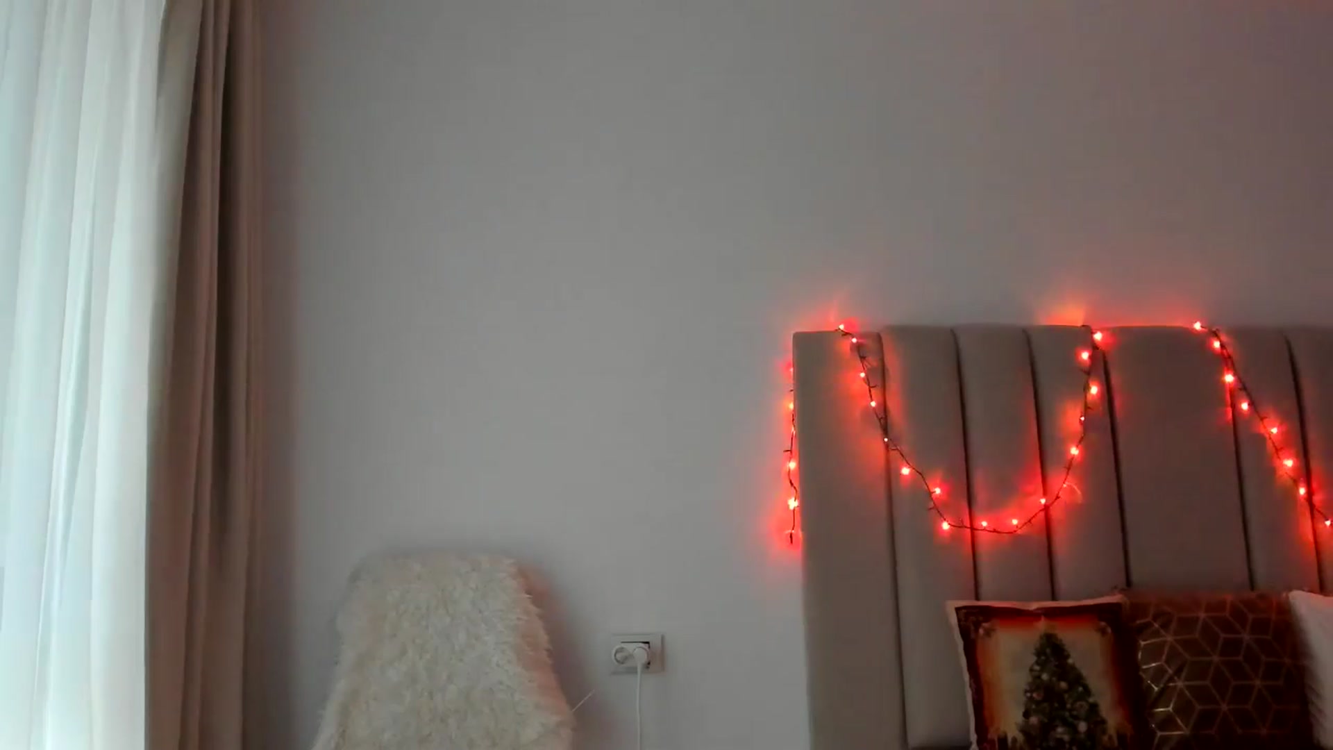 Gallery image thumbnail from Hrystina_'s myfreecams stream on, 12/15/2025, 17:08 image 6 of 20