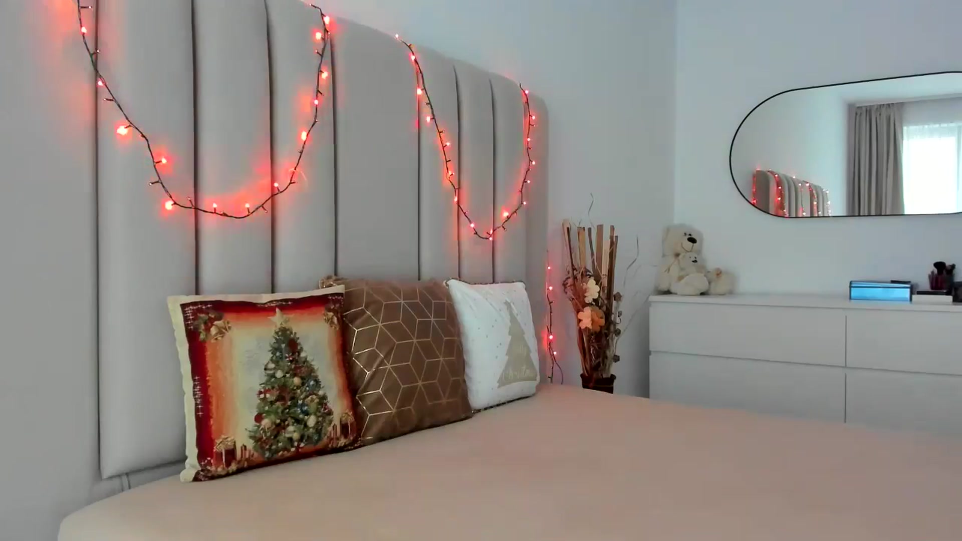 Gallery image thumbnail from Hrystina_'s myfreecams stream on, 12/15/2025, 17:08 image 2 of 20